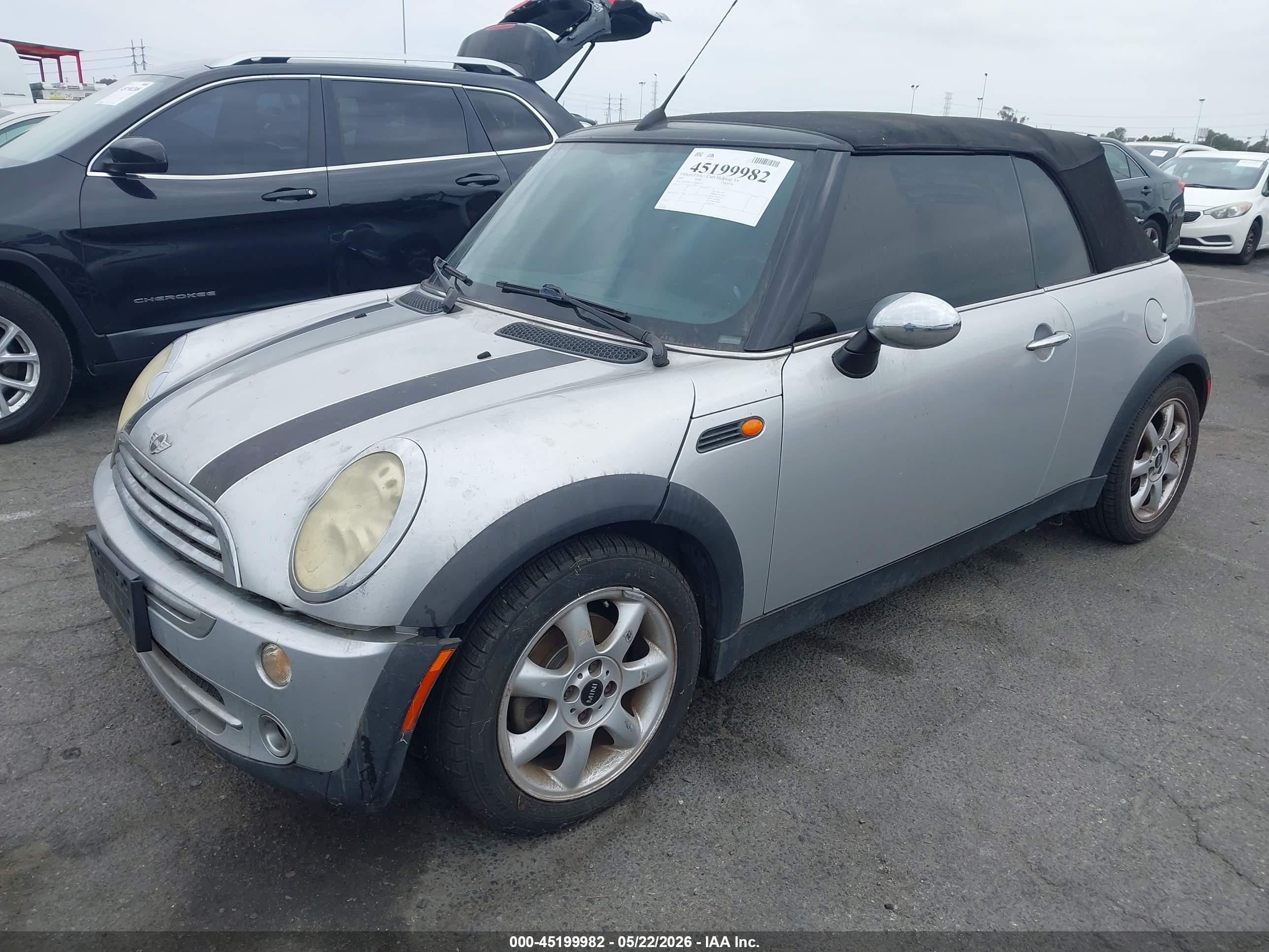 2007 Mini Cooper   Silver vin: WMWRF33527TF66331