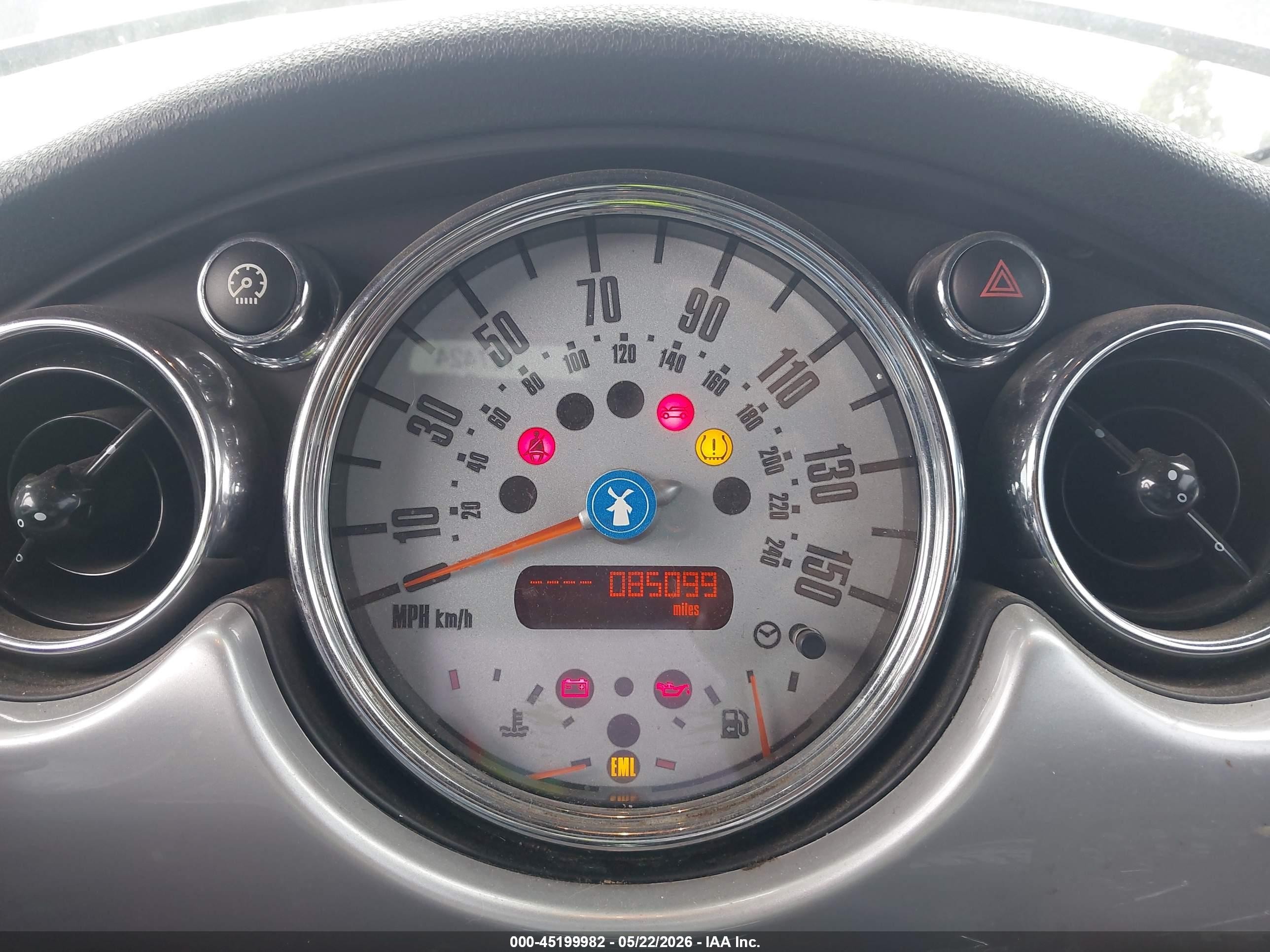 2007 Mini Cooper   Silver vin: WMWRF33527TF66331