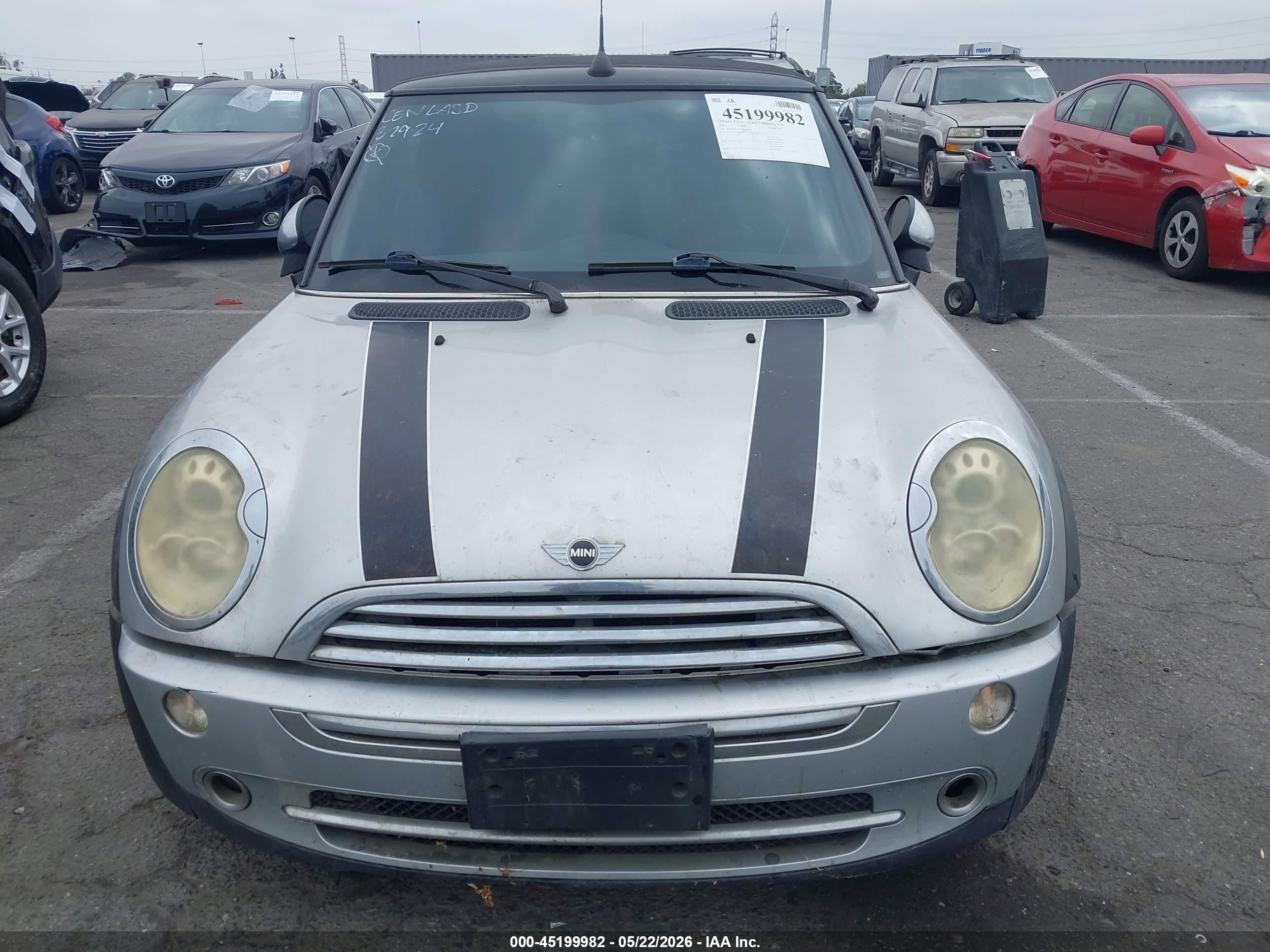 2007 Mini Cooper   Silver vin: WMWRF33527TF66331