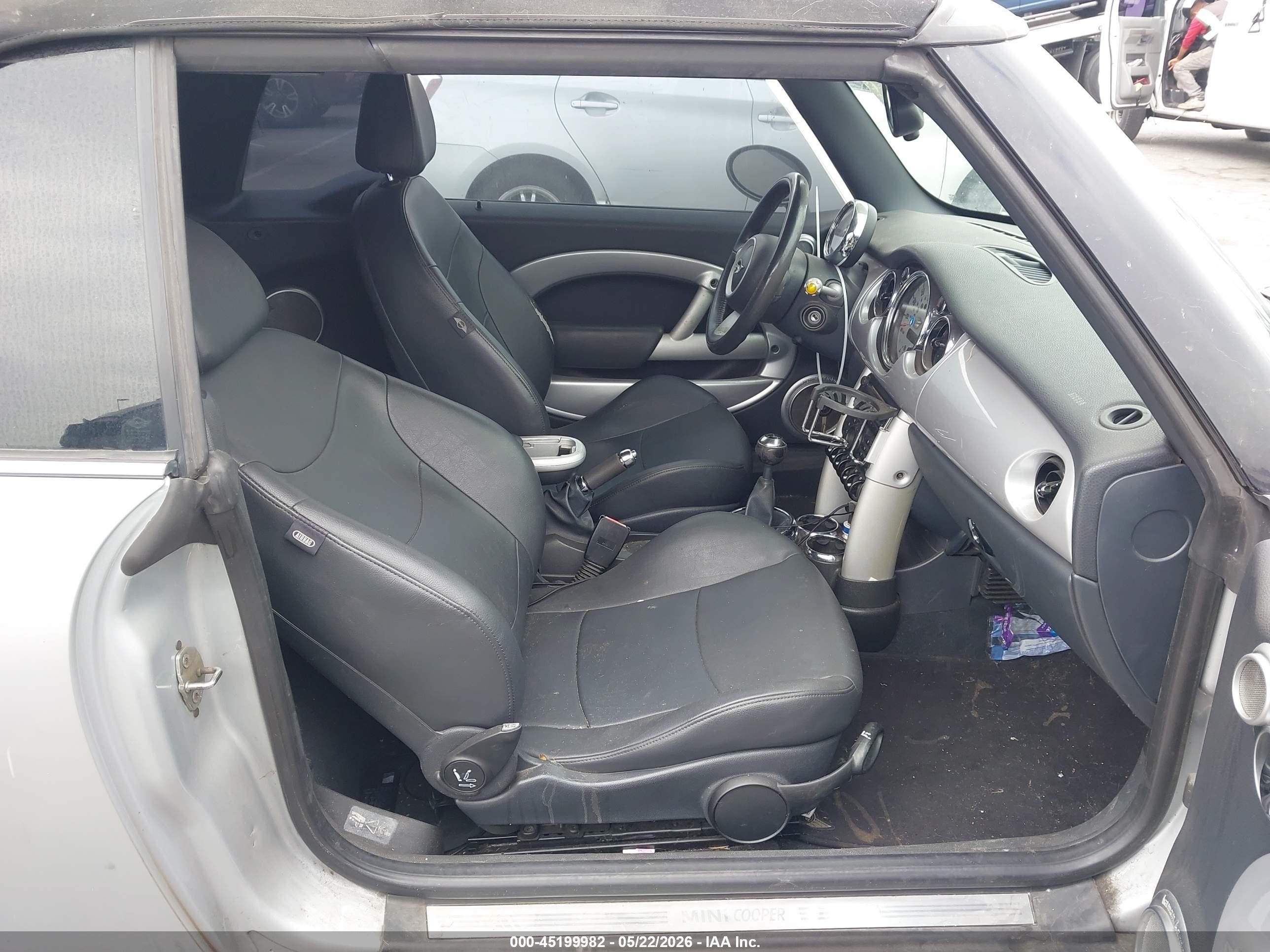 2007 Mini Cooper   Silver vin: WMWRF33527TF66331
