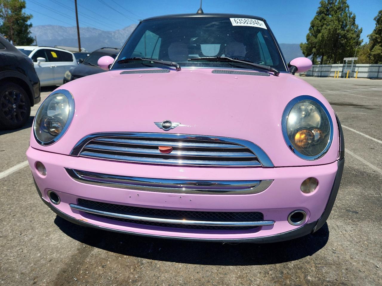 2007 Mini Cooper Pink vin: WMWRF33537TG17478