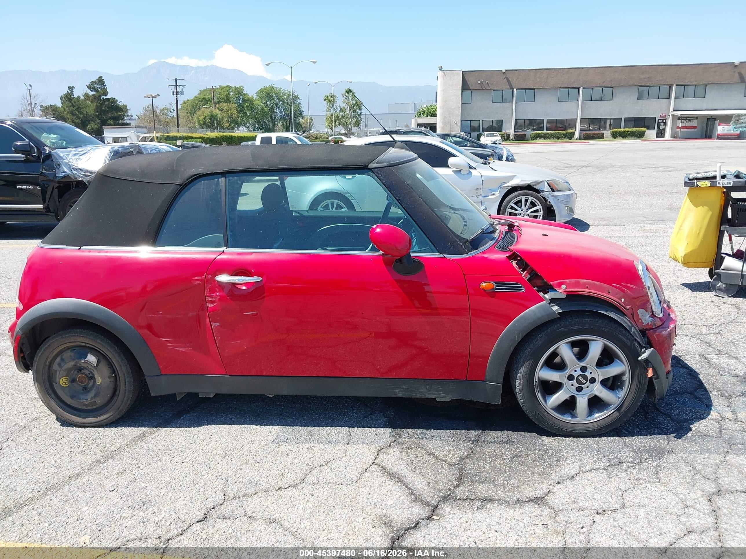 2008 Mini Cooper   Red vin: WMWRF33538TG17983