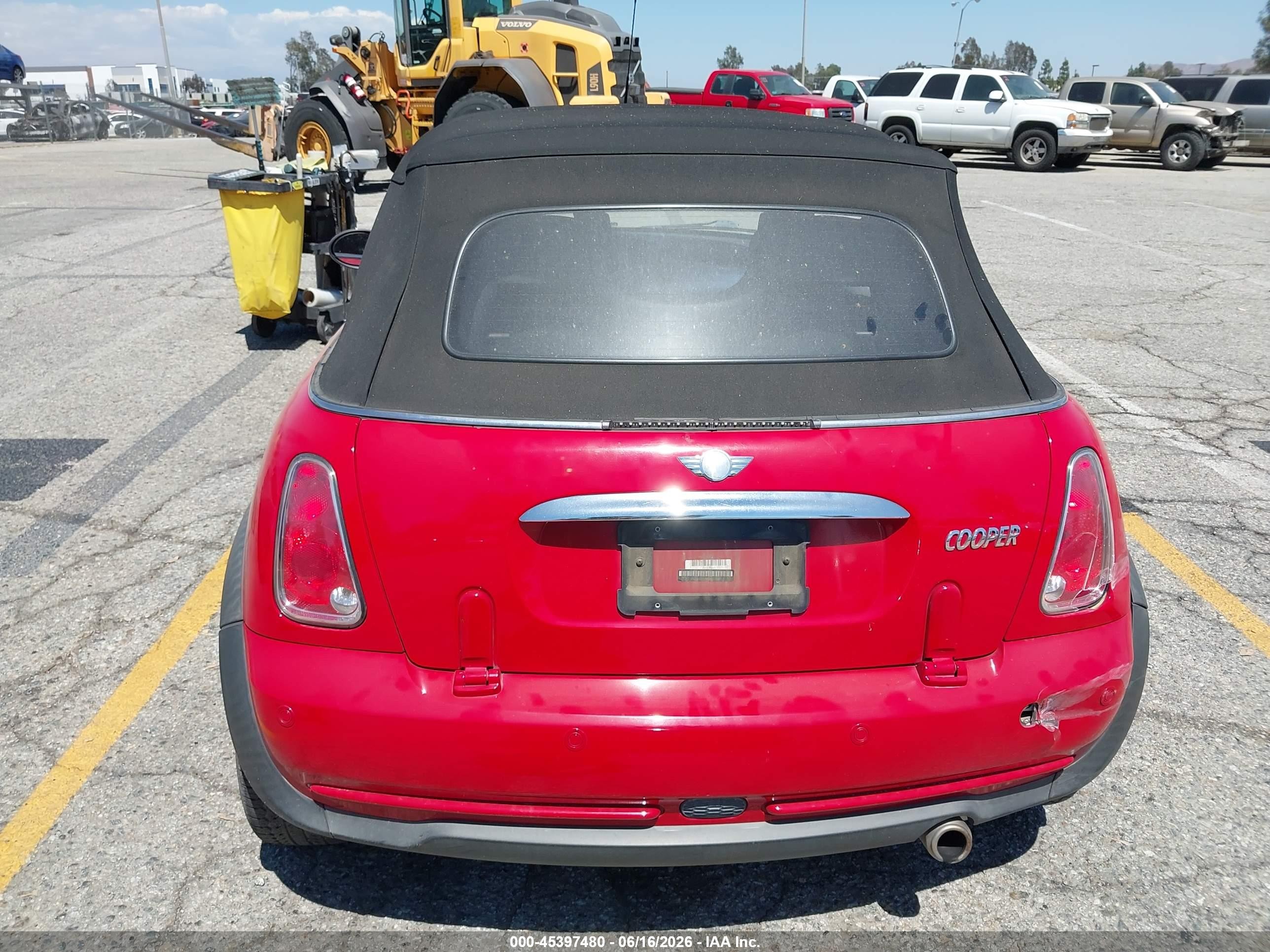 2008 Mini Cooper   Red vin: WMWRF33538TG17983