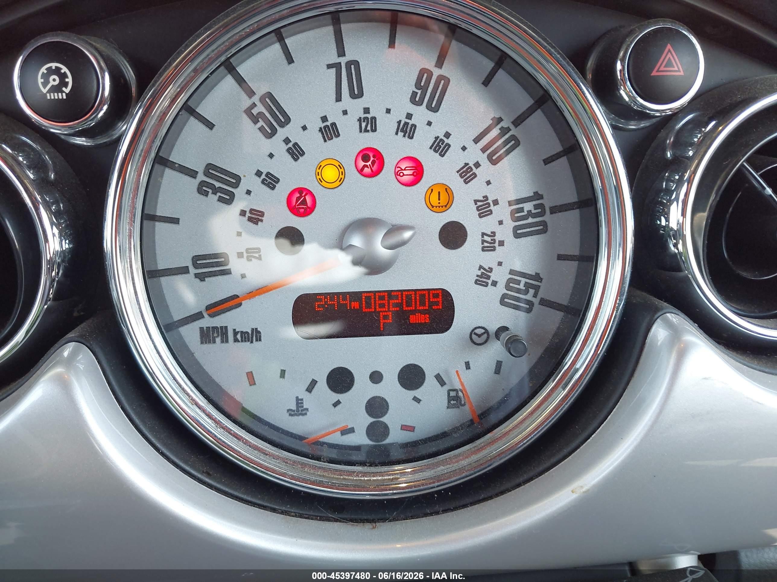 2008 Mini Cooper   Red vin: WMWRF33538TG17983