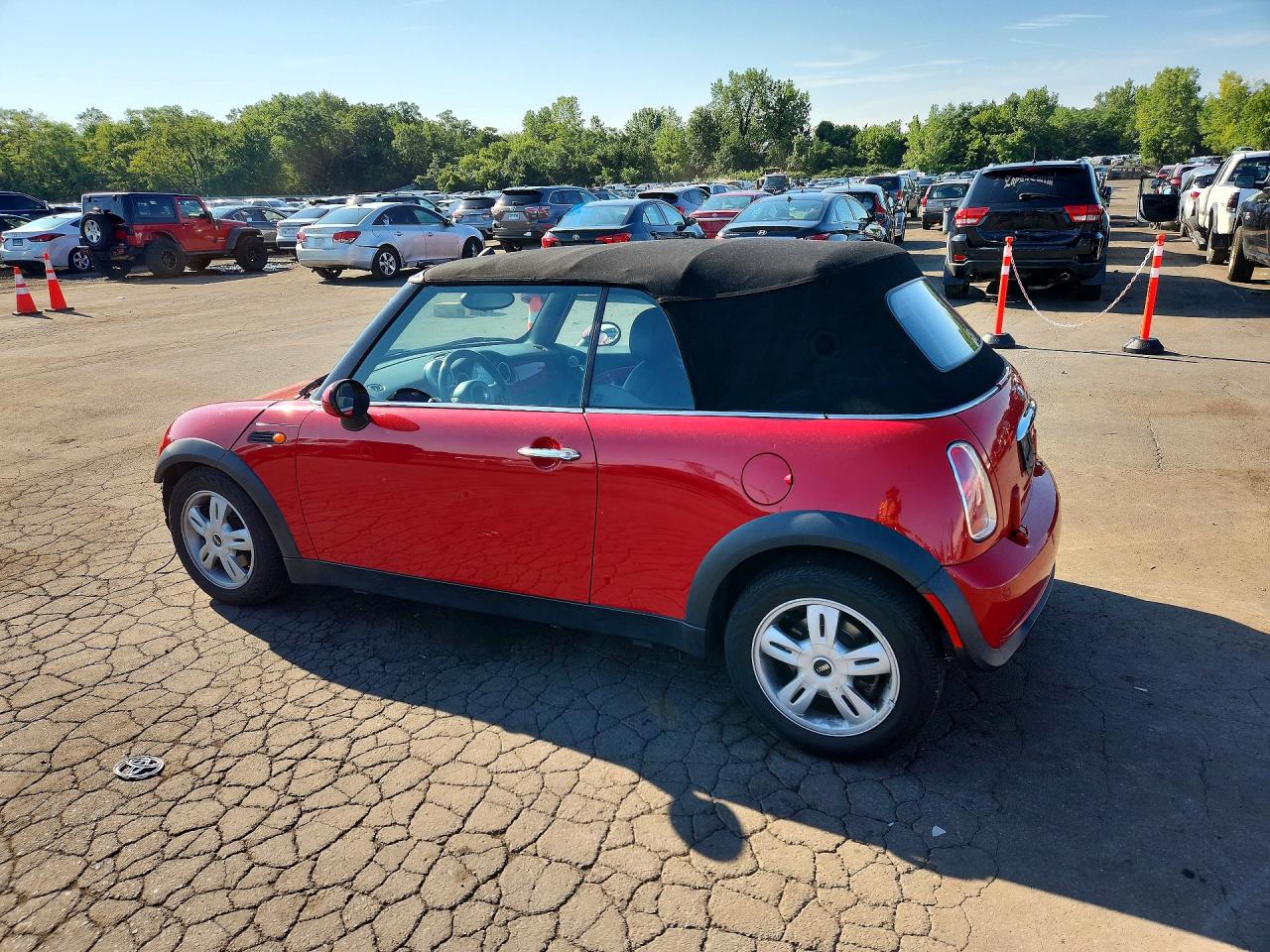 2007 Mini Cooper Red vin: WMWRF33547TG16906