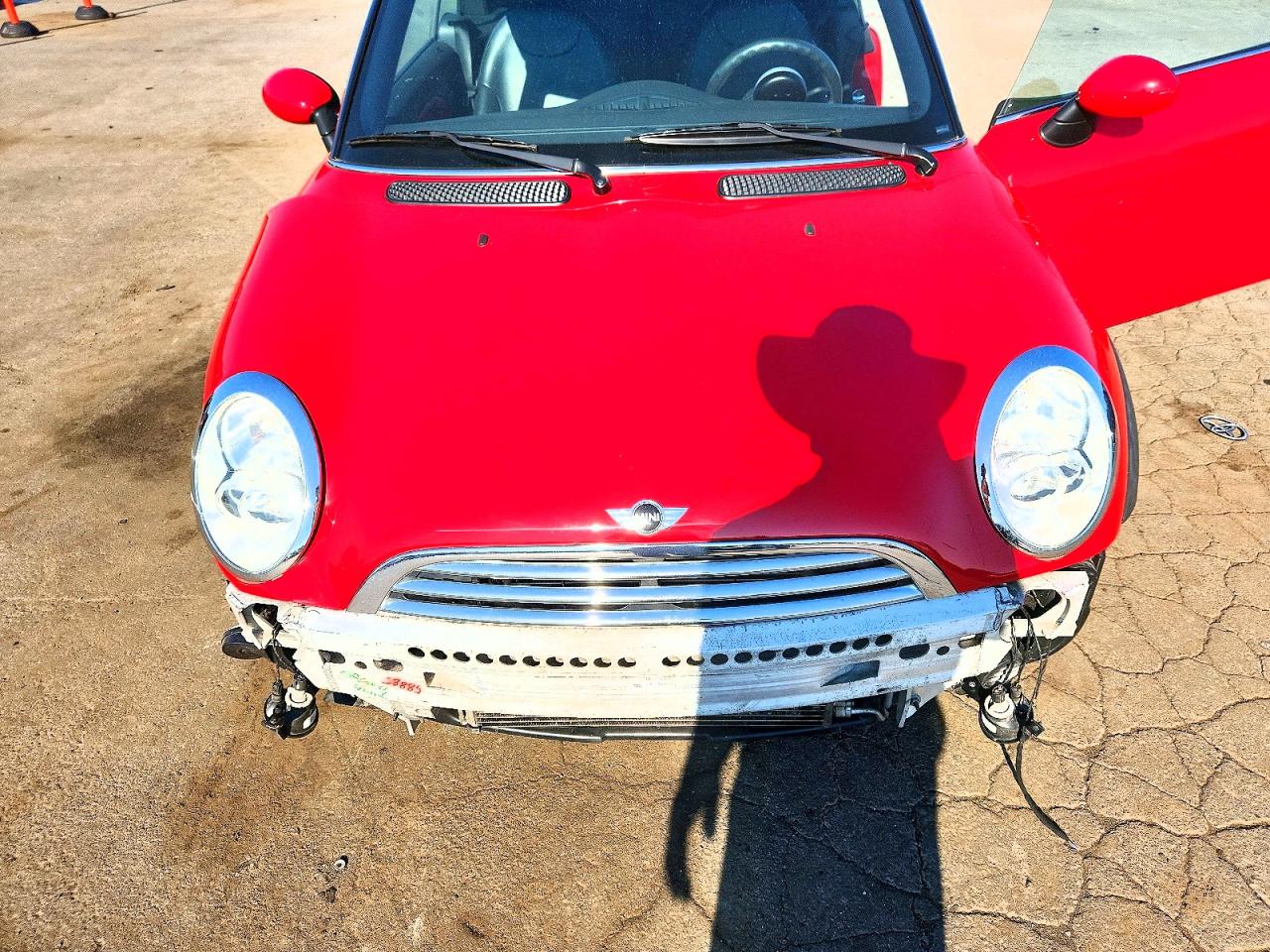 2007 Mini Cooper Red vin: WMWRF33547TG16906