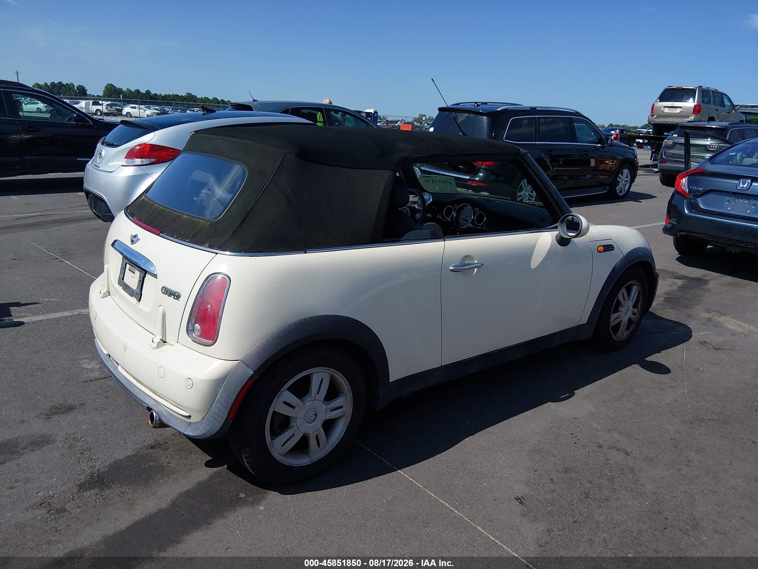 2006 Mini Cooper   Белый vin: WMWRF33556TG16041