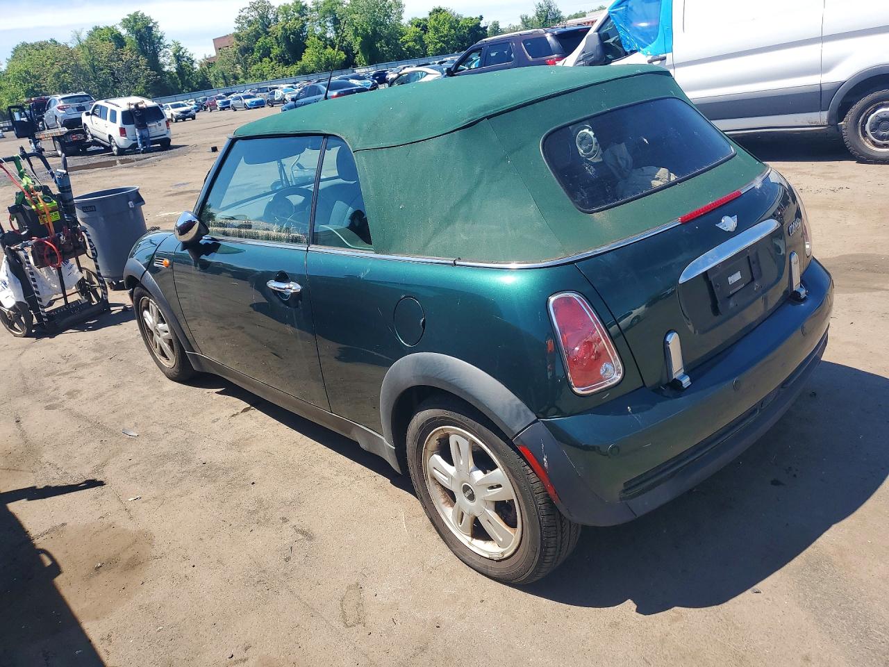 2008 Mini Cooper Green vin: WMWRF33558TG18388