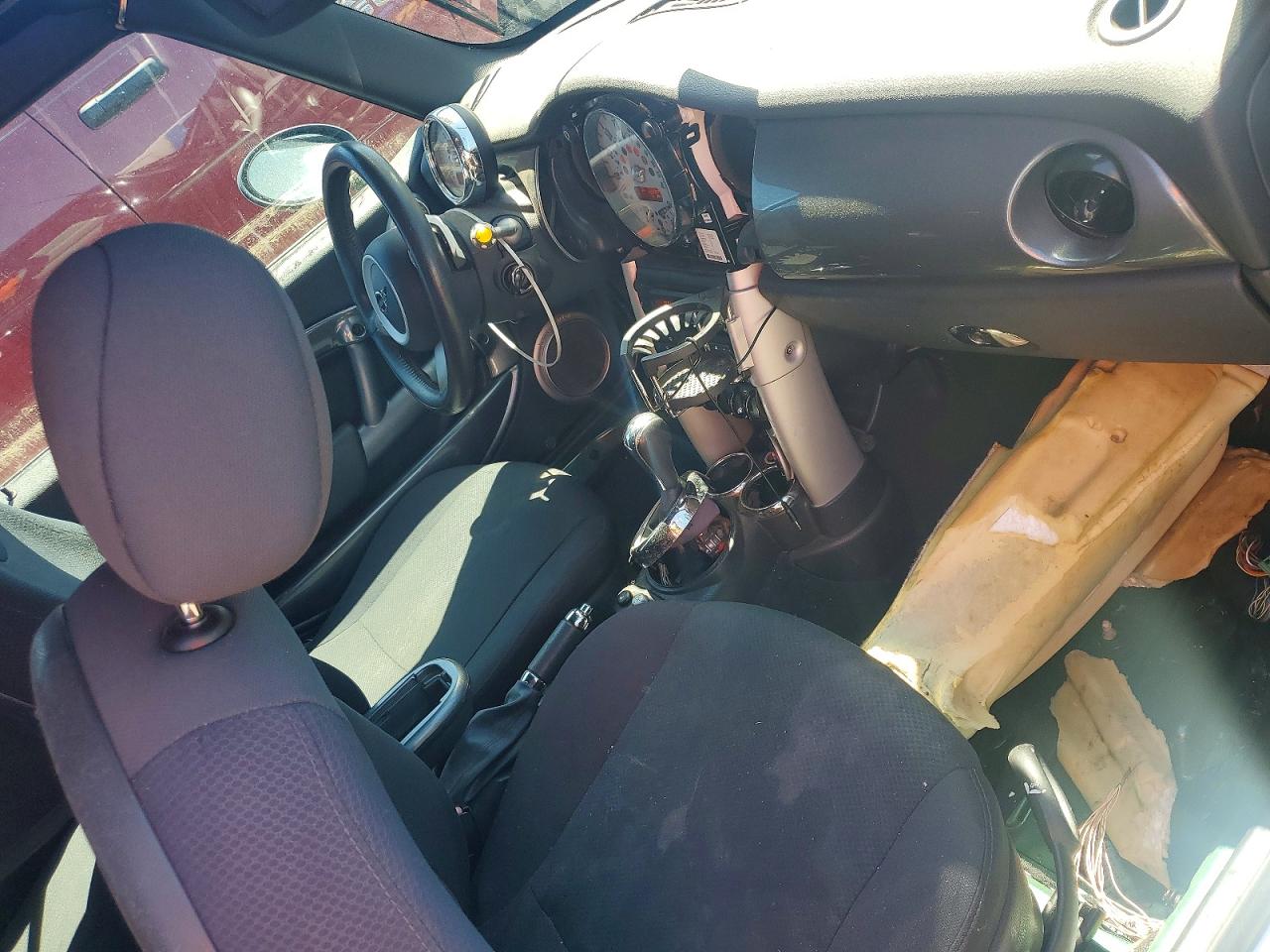 2008 Mini Cooper Green vin: WMWRF33558TG18388