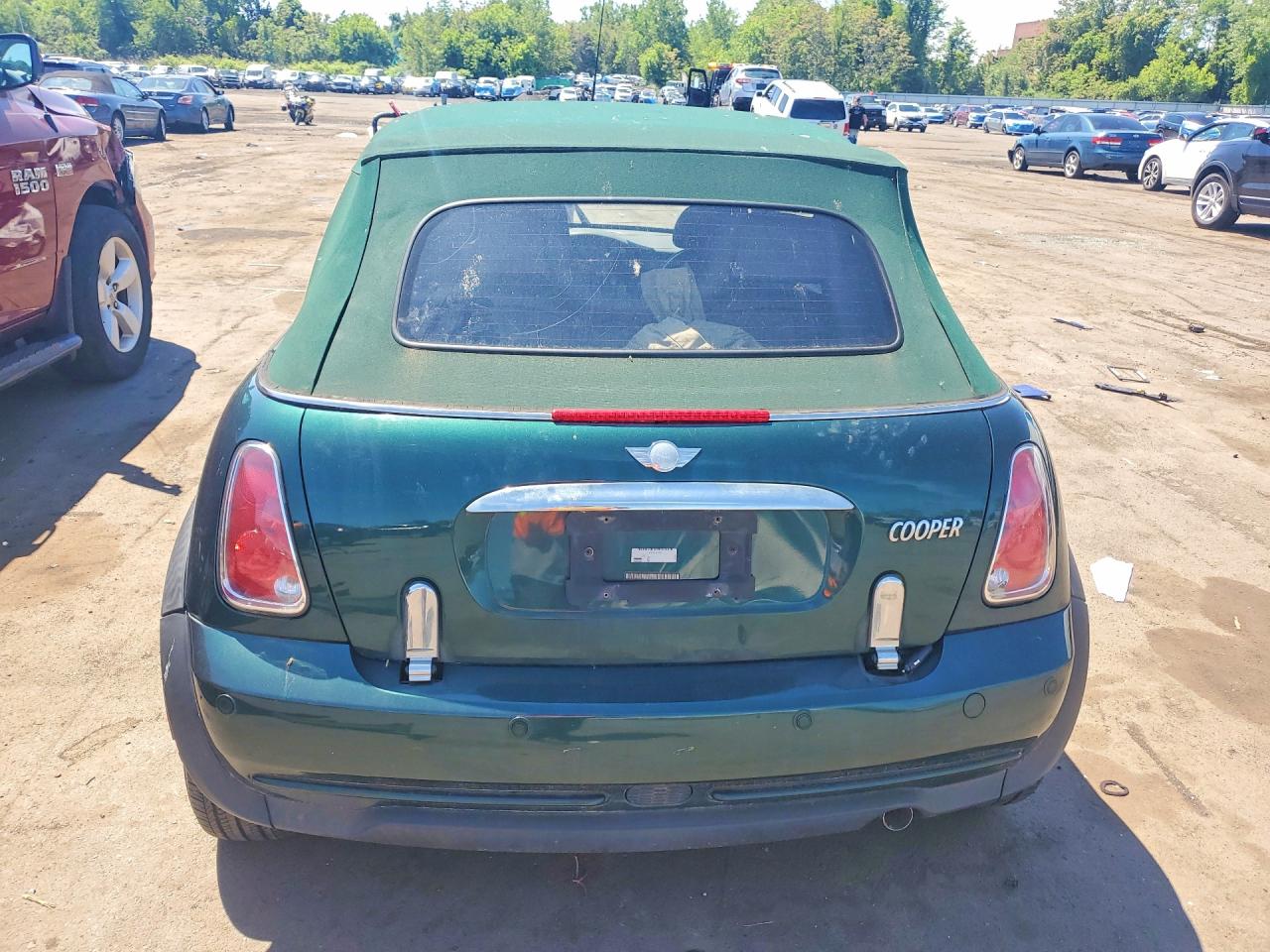 2008 Mini Cooper Green vin: WMWRF33558TG18388