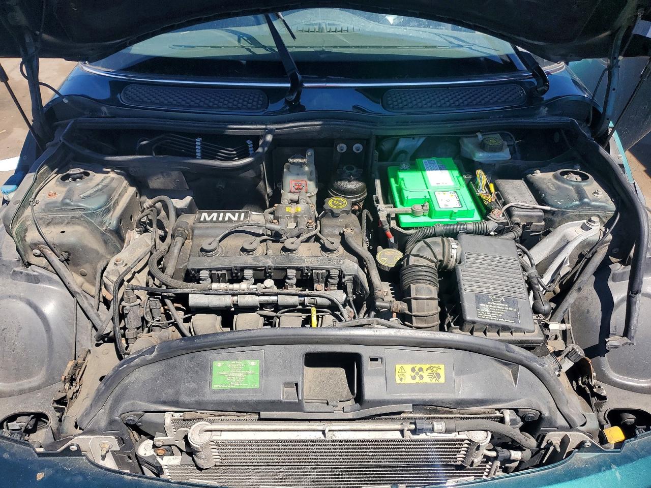 2008 Mini Cooper Green vin: WMWRF33558TG18388