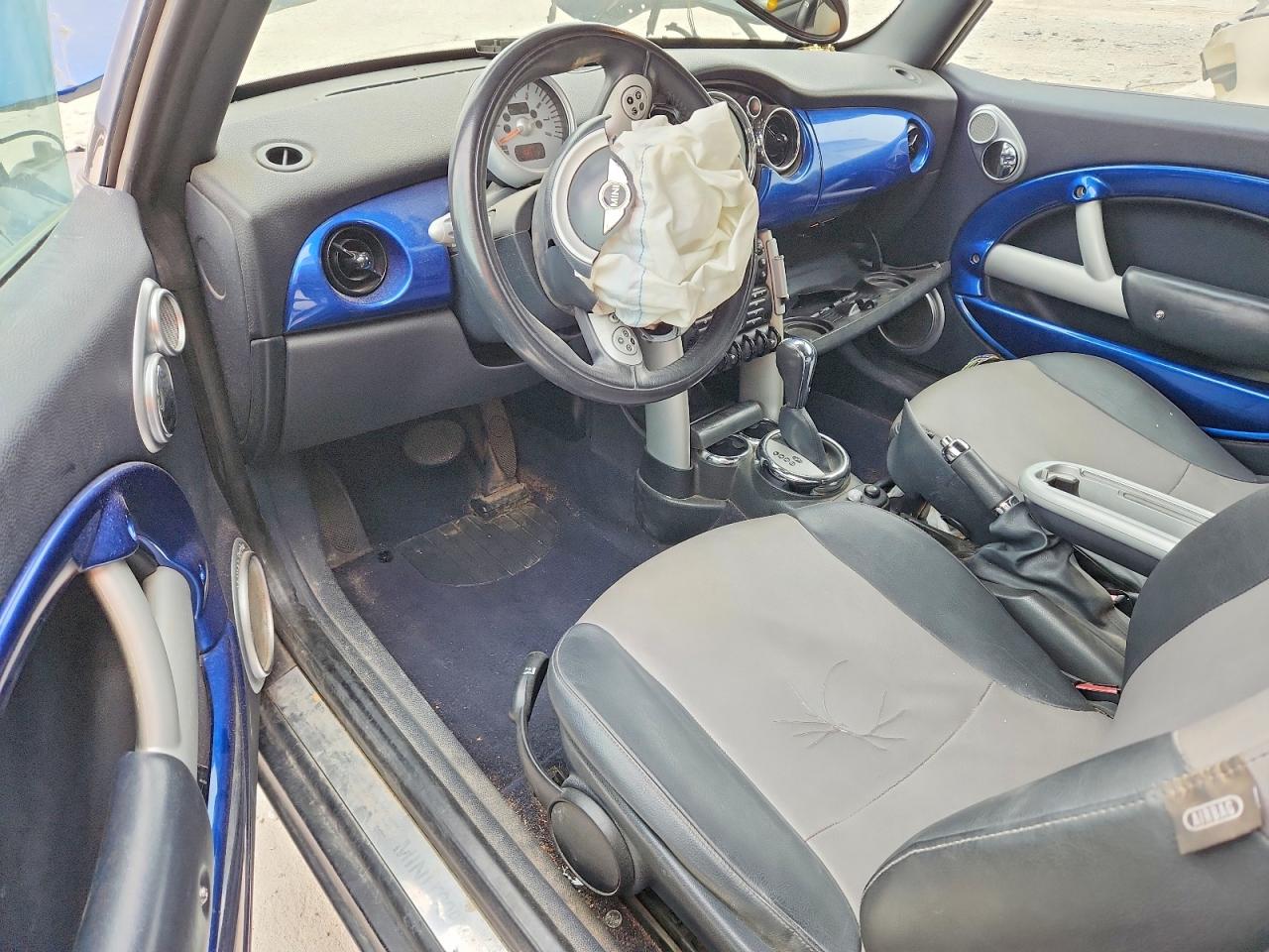 2007 Mini Cooper Blue vin: WMWRF33567TG16664