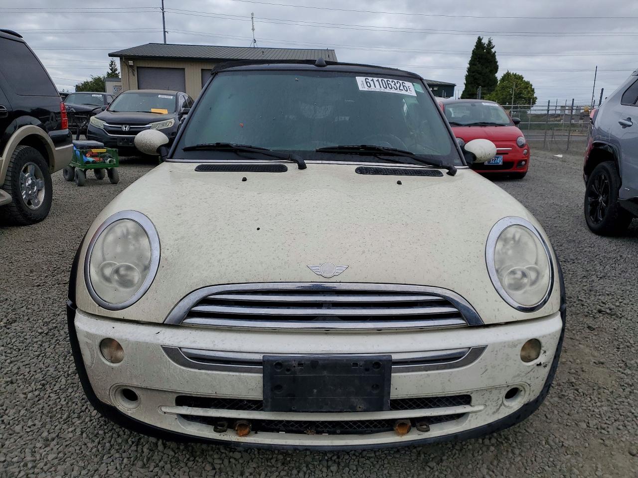 2008 Mini Cooper Cream vin: WMWRF33568TF68164