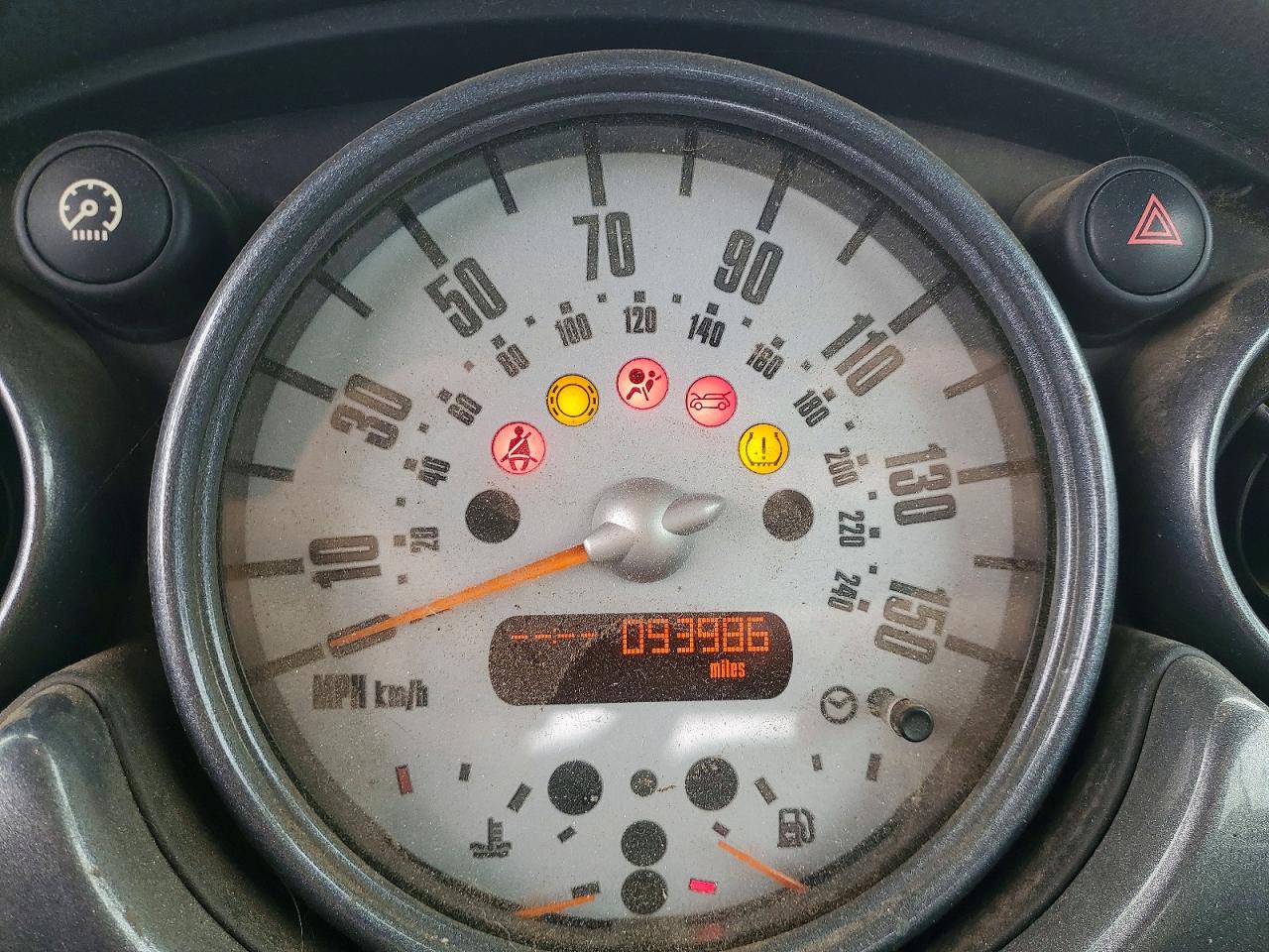 2008 Mini Cooper Cream vin: WMWRF33568TF68164