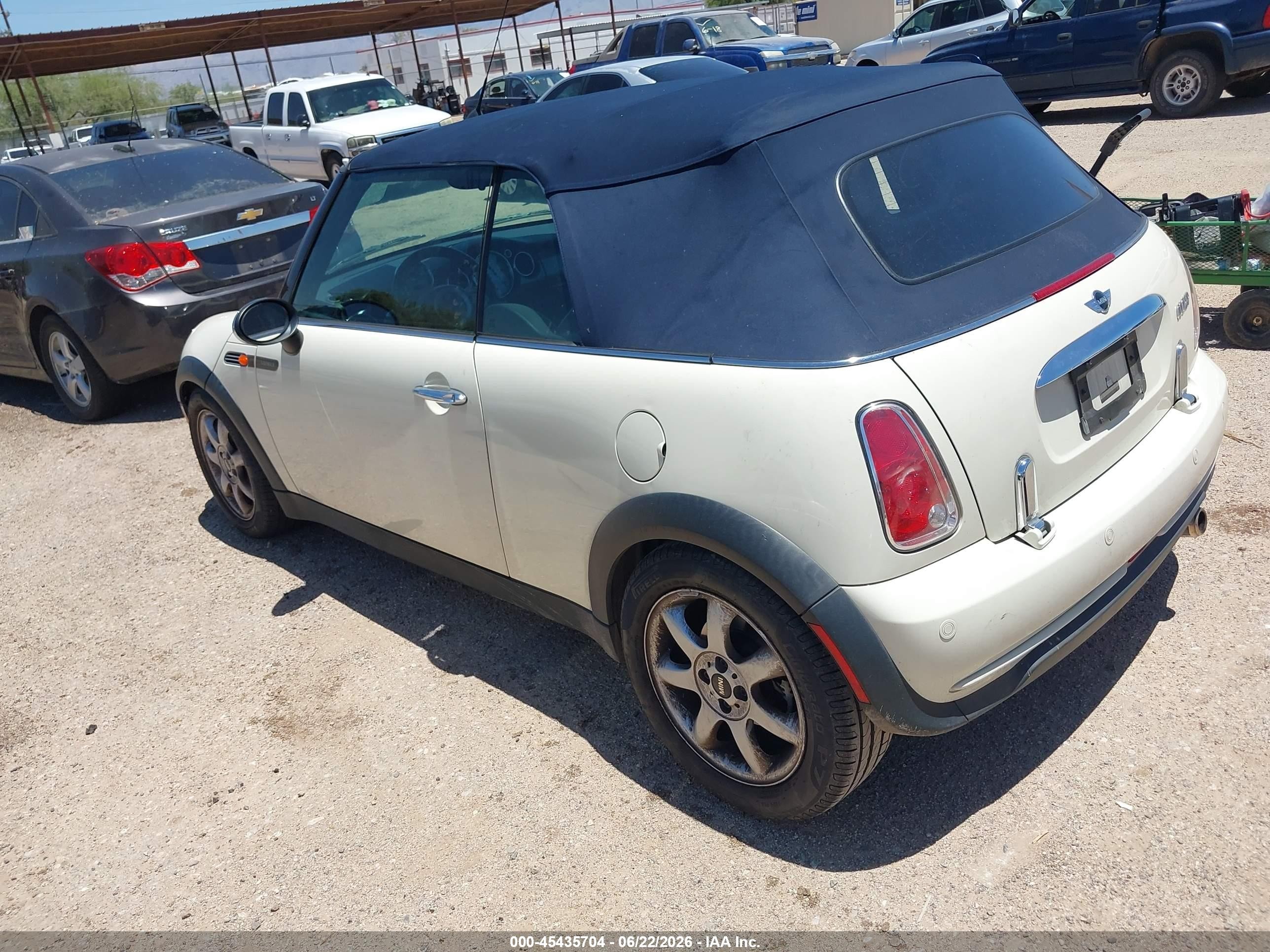 2008 Mini Cooper   Cream vin: WMWRF33568TG18173