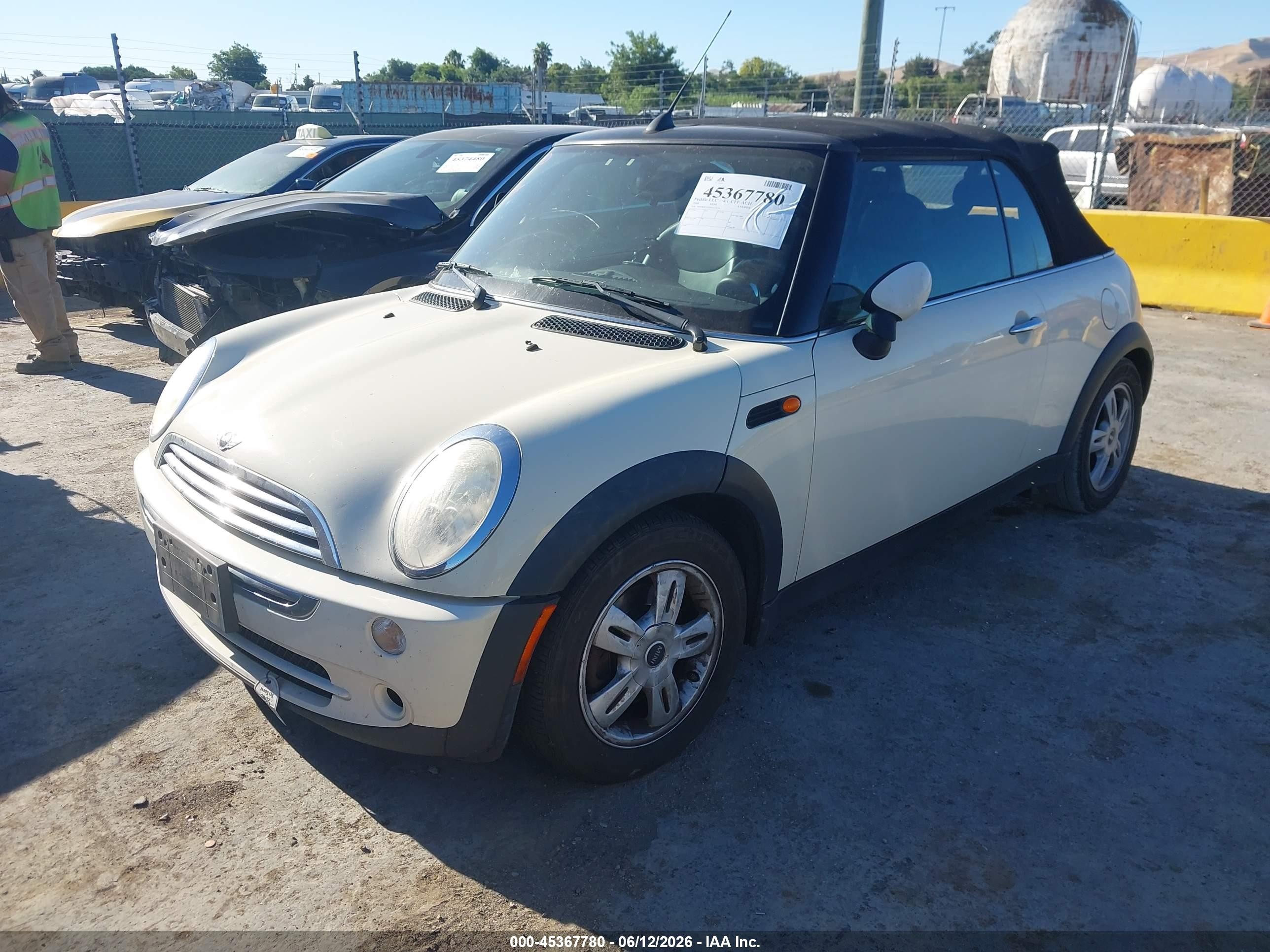 2008 Mini Cooper   Cream vin: WMWRF33568TG19159