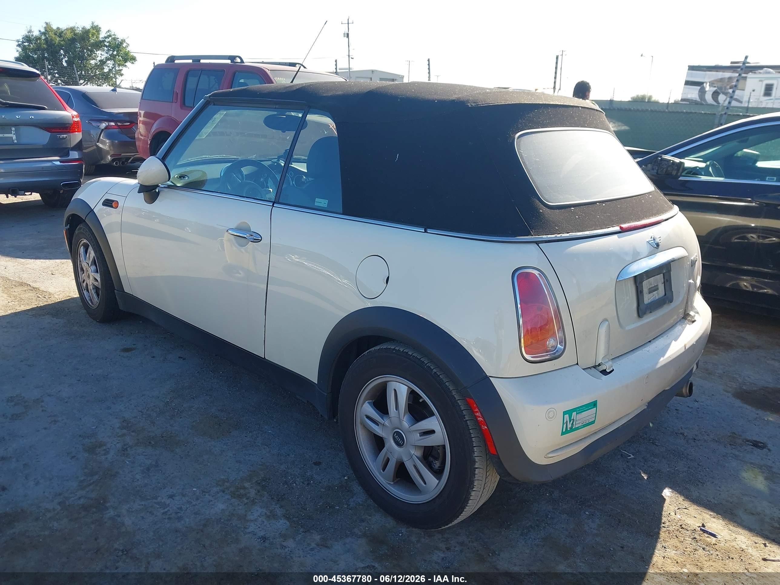 2008 Mini Cooper   Cream vin: WMWRF33568TG19159