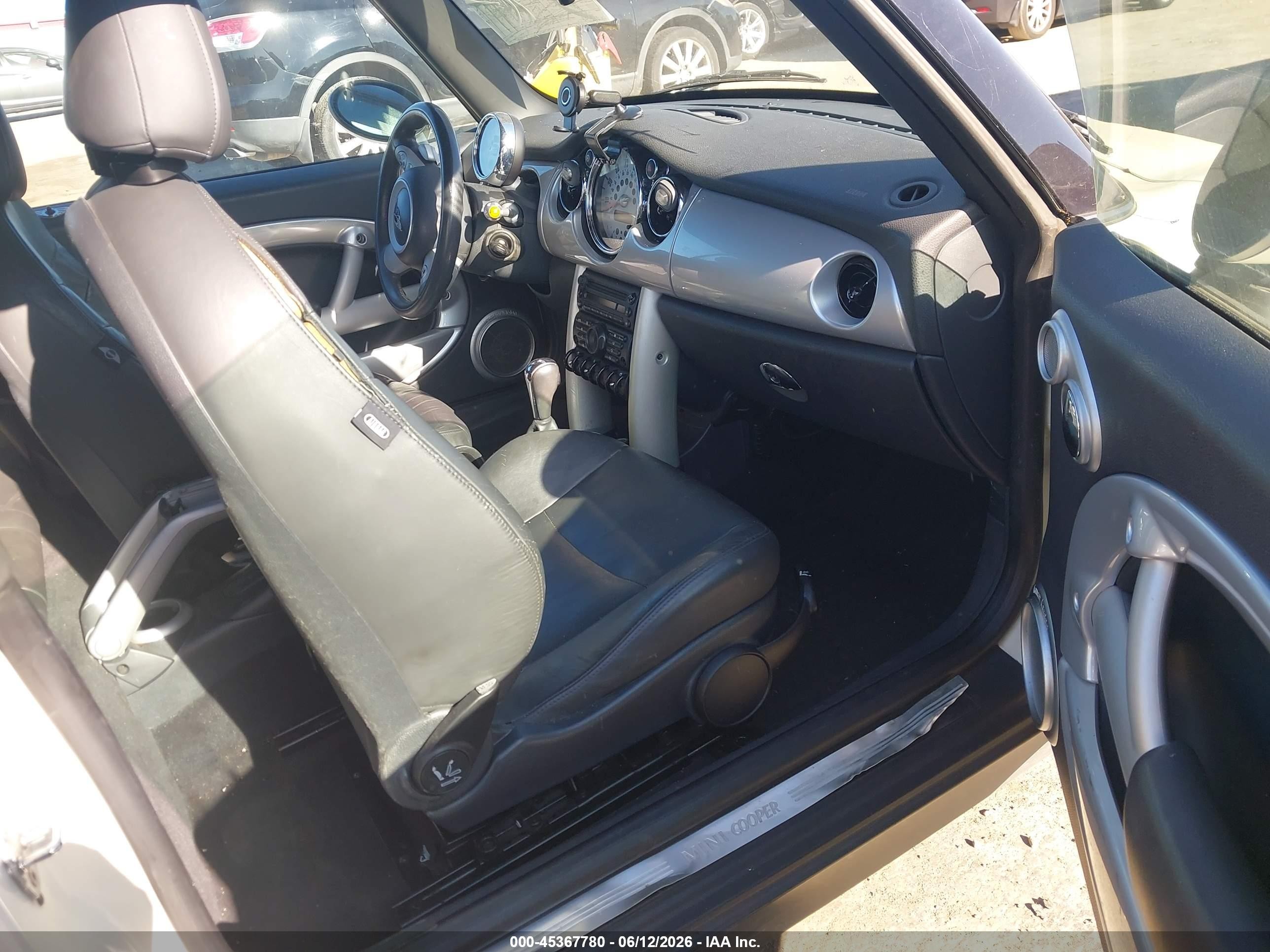 2008 Mini Cooper   Cream vin: WMWRF33568TG19159