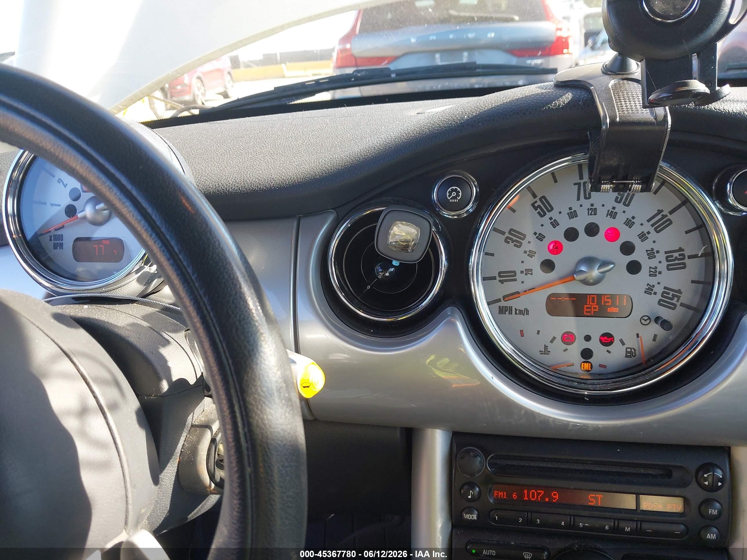 2008 Mini Cooper   Cream vin: WMWRF33568TG19159