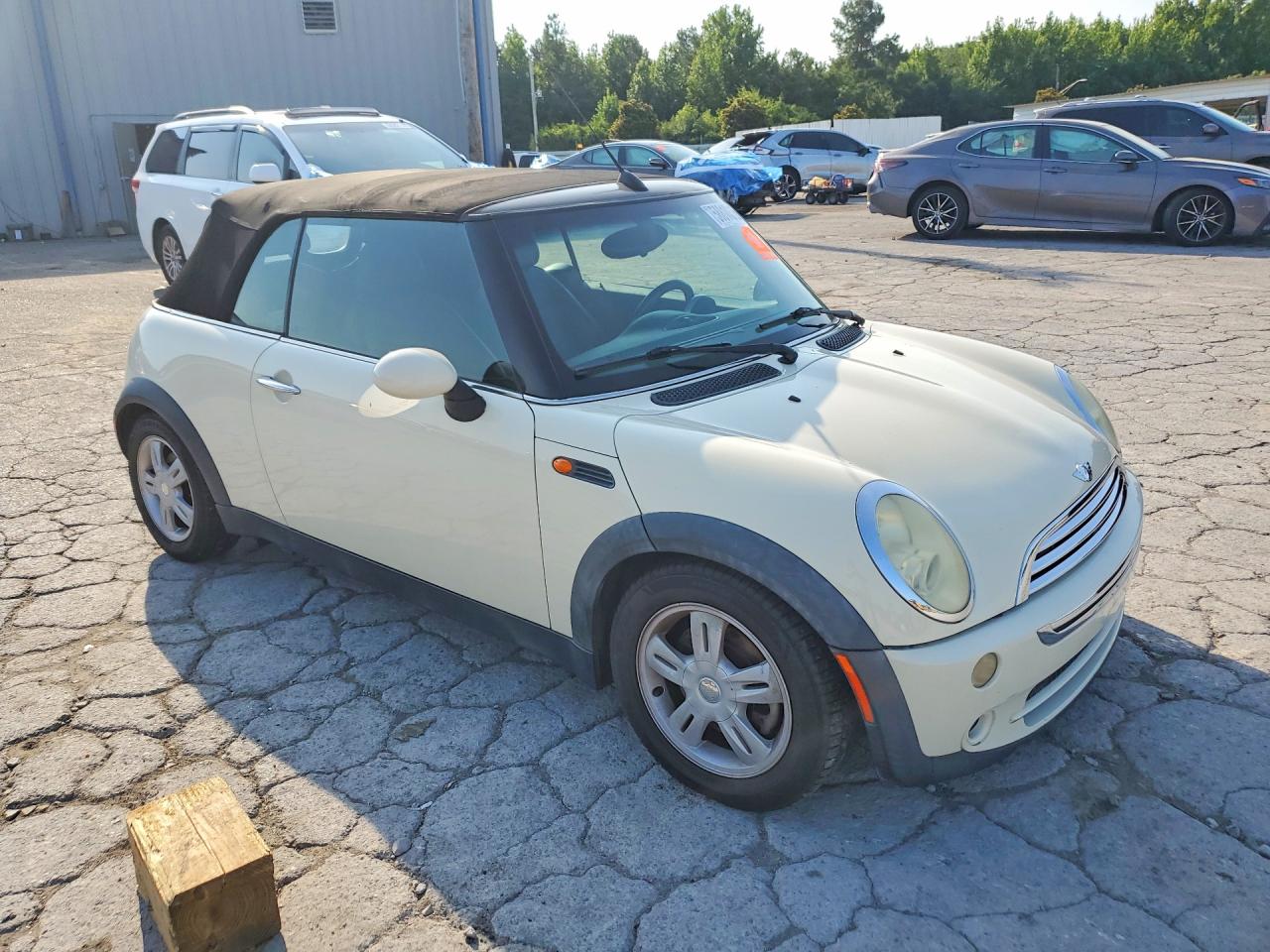 2006 Mini Cooper White vin: WMWRF33576TF65786