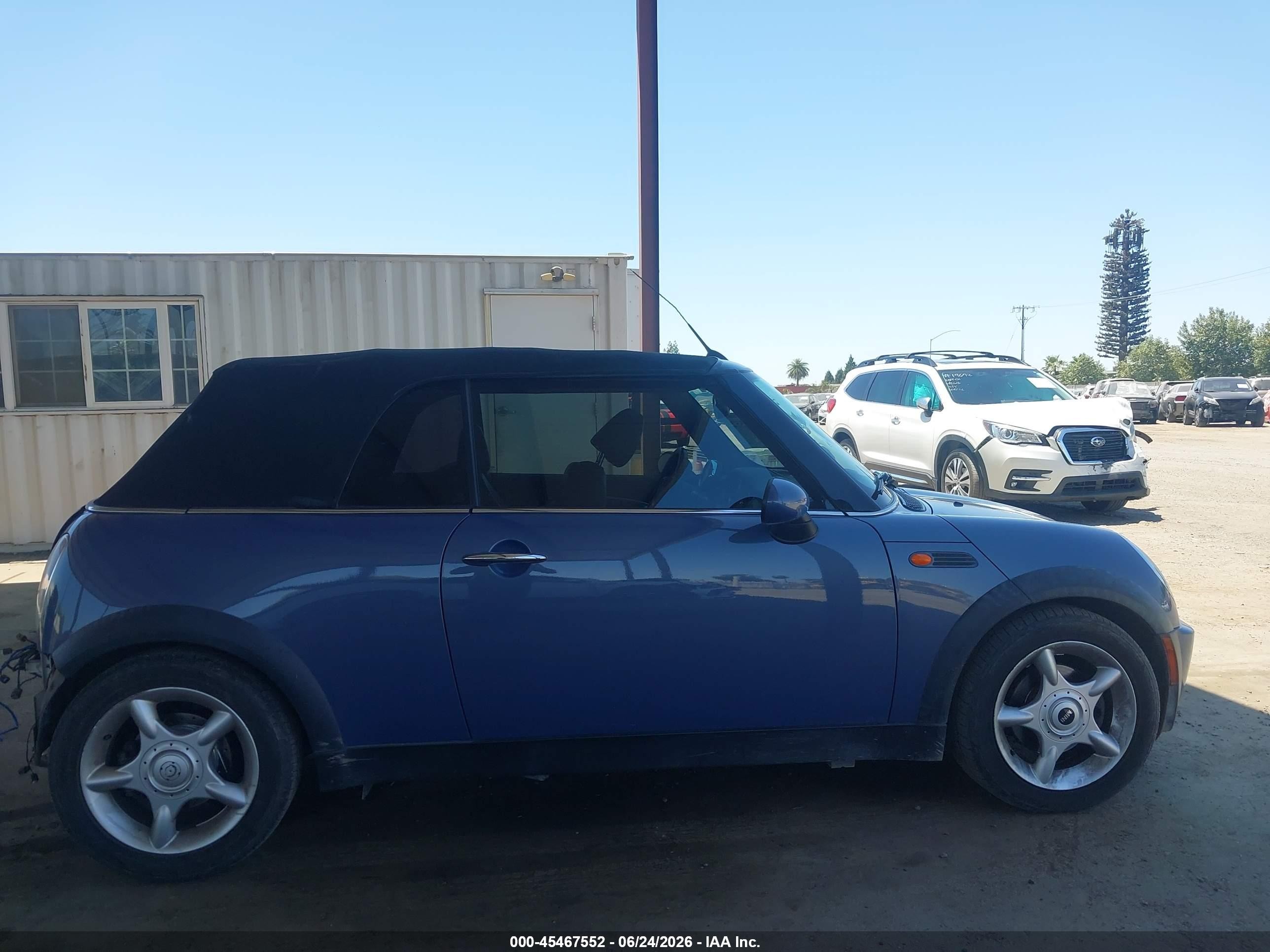2005 Mini Cooper   Blue vin: WMWRF33585TG13360