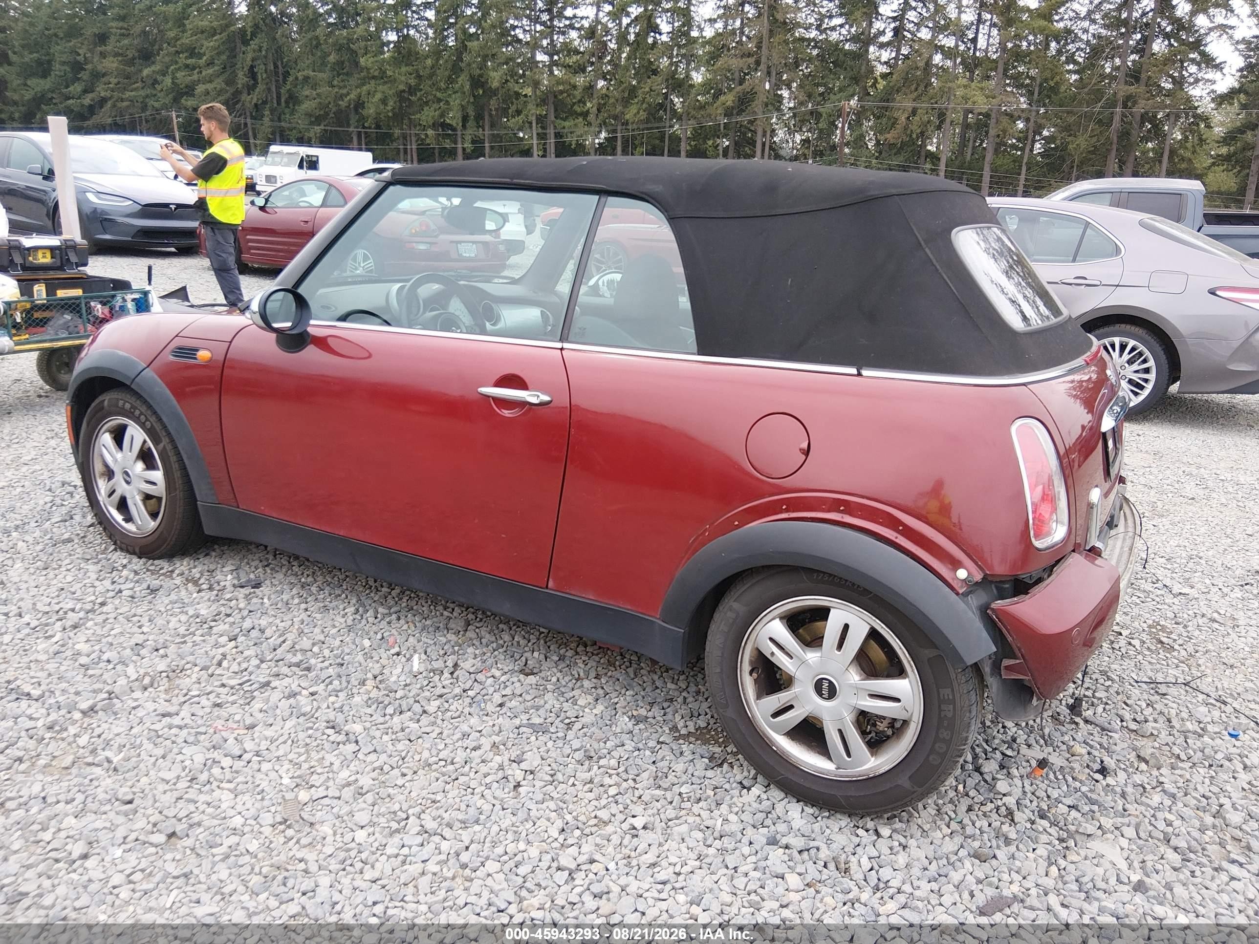 2007 Mini Cooper Maroon vin: WMWRF33587TG17296