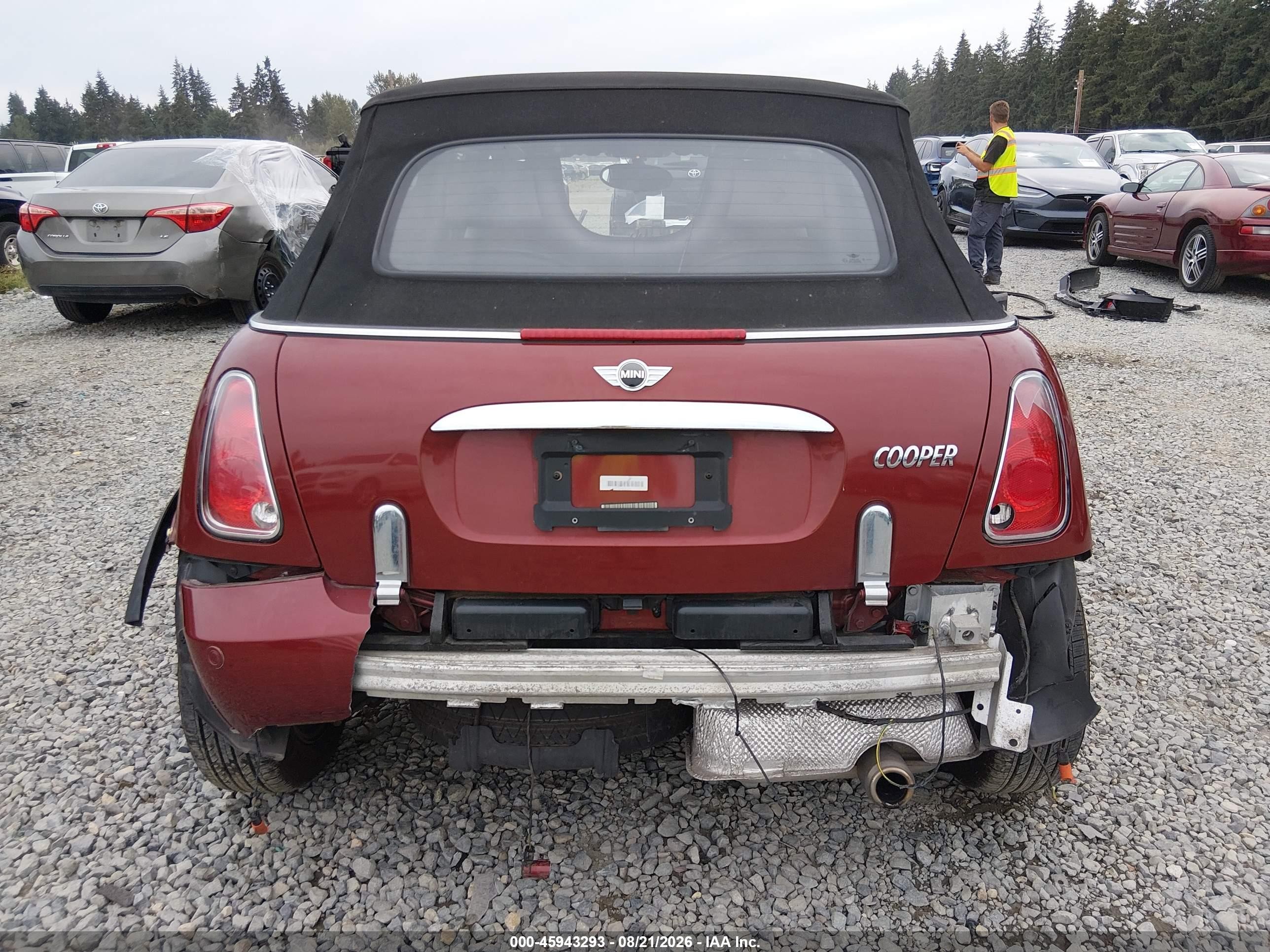 2007 Mini Cooper Maroon vin: WMWRF33587TG17296
