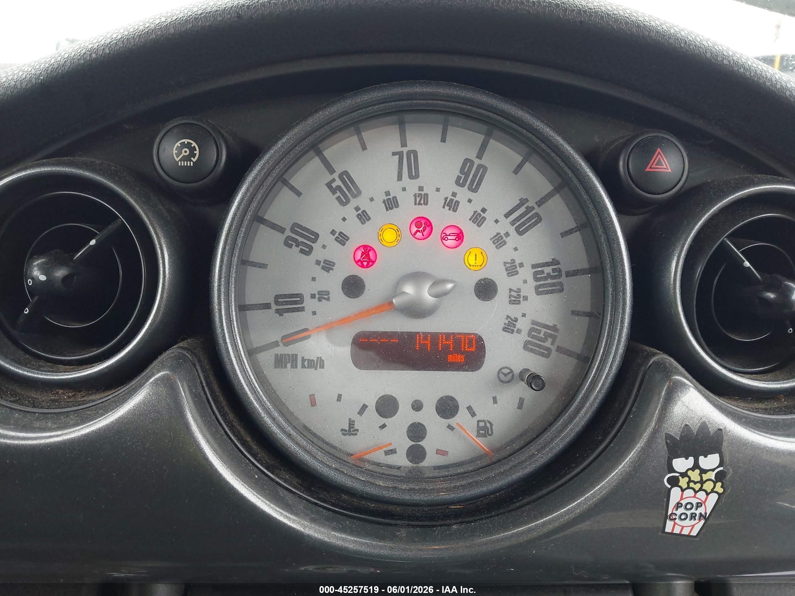 2007 Mini Cooper   Silver vin: WMWRF335X7TF67307