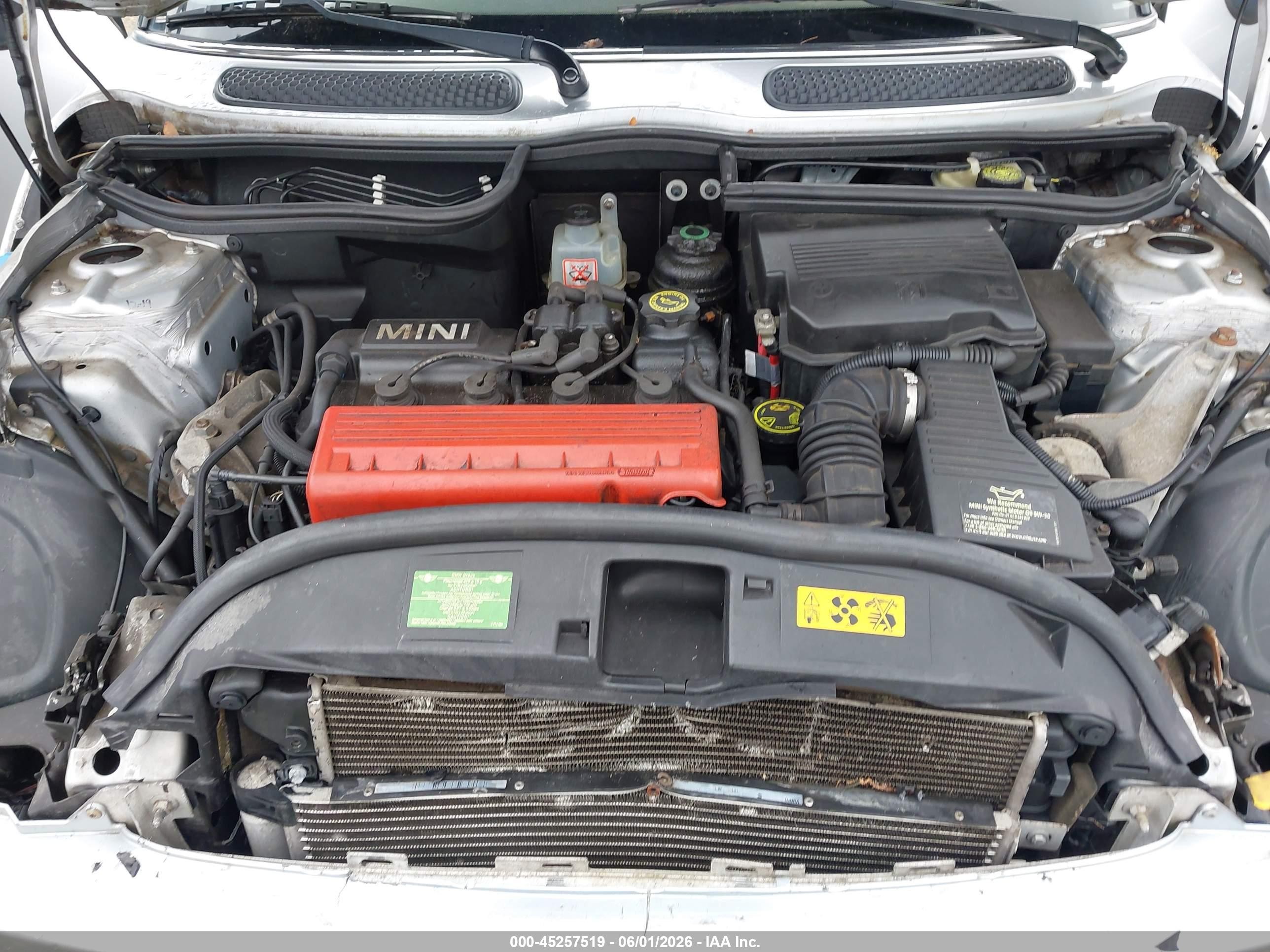 2007 Mini Cooper   Silver vin: WMWRF335X7TF67307