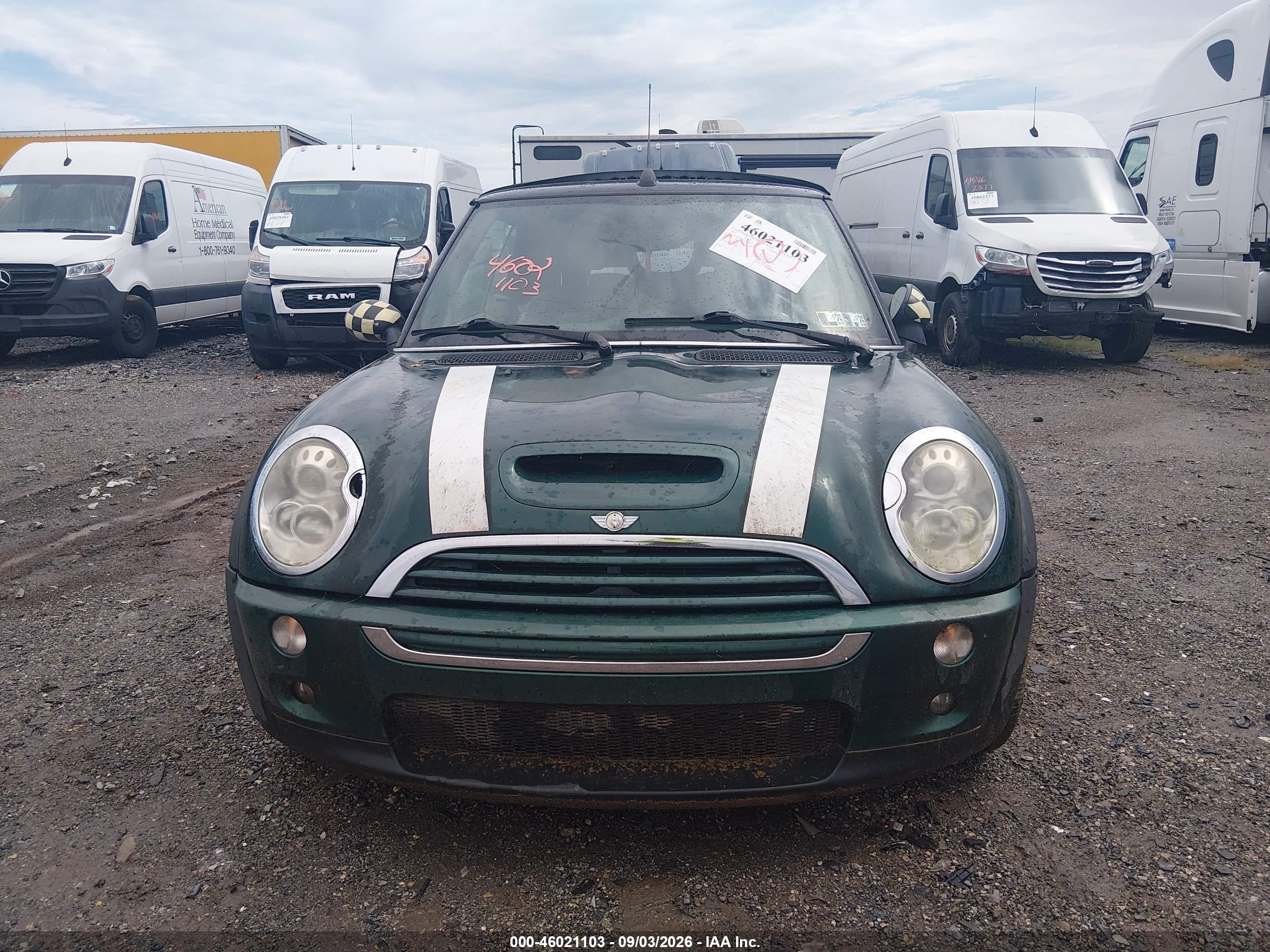 2005 Mini Cooper S   Зеленый vin: WMWRH33435TF80723