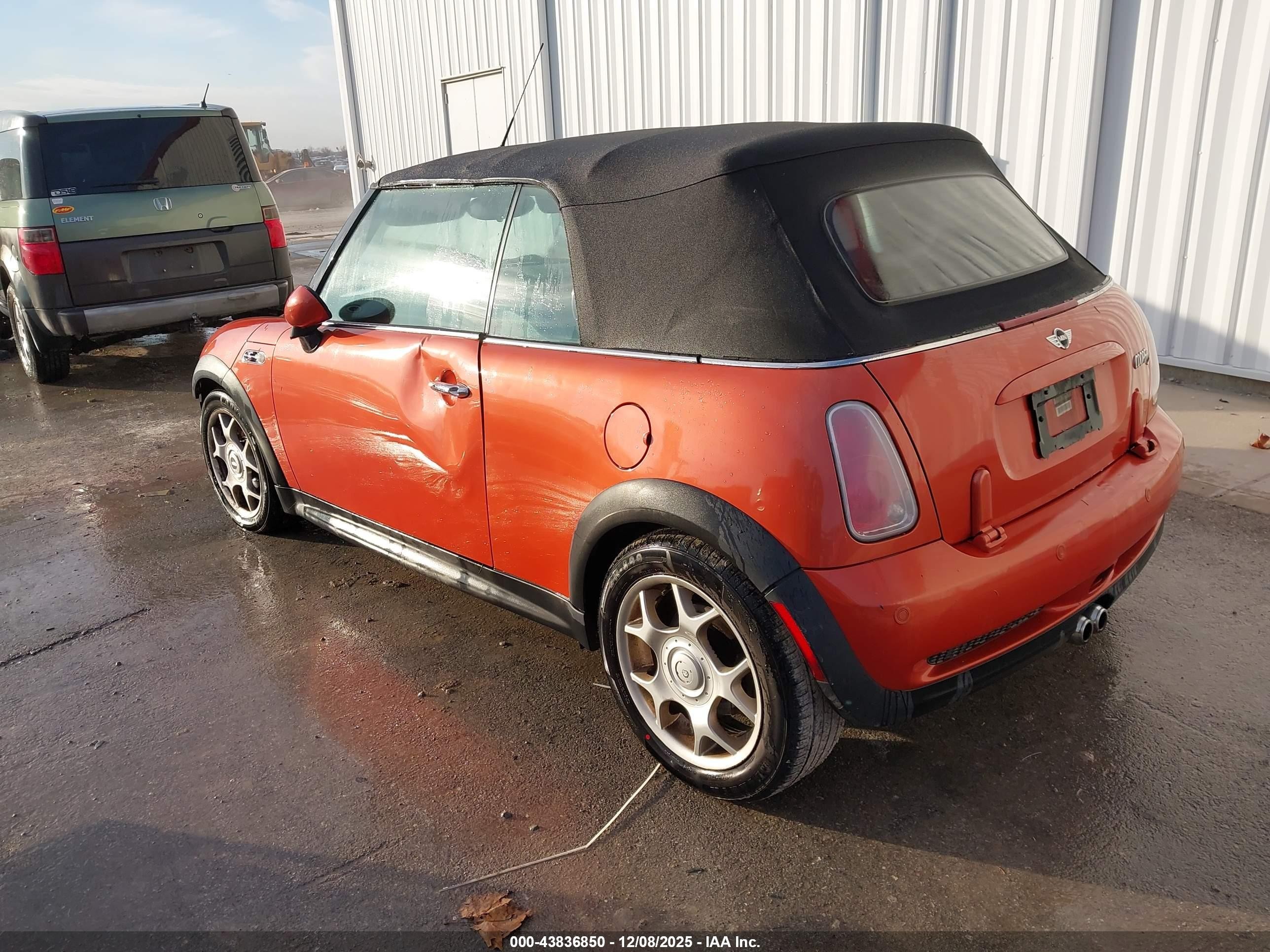 2005 Mini Cooper S   Orange vin: WMWRH33455TF81002