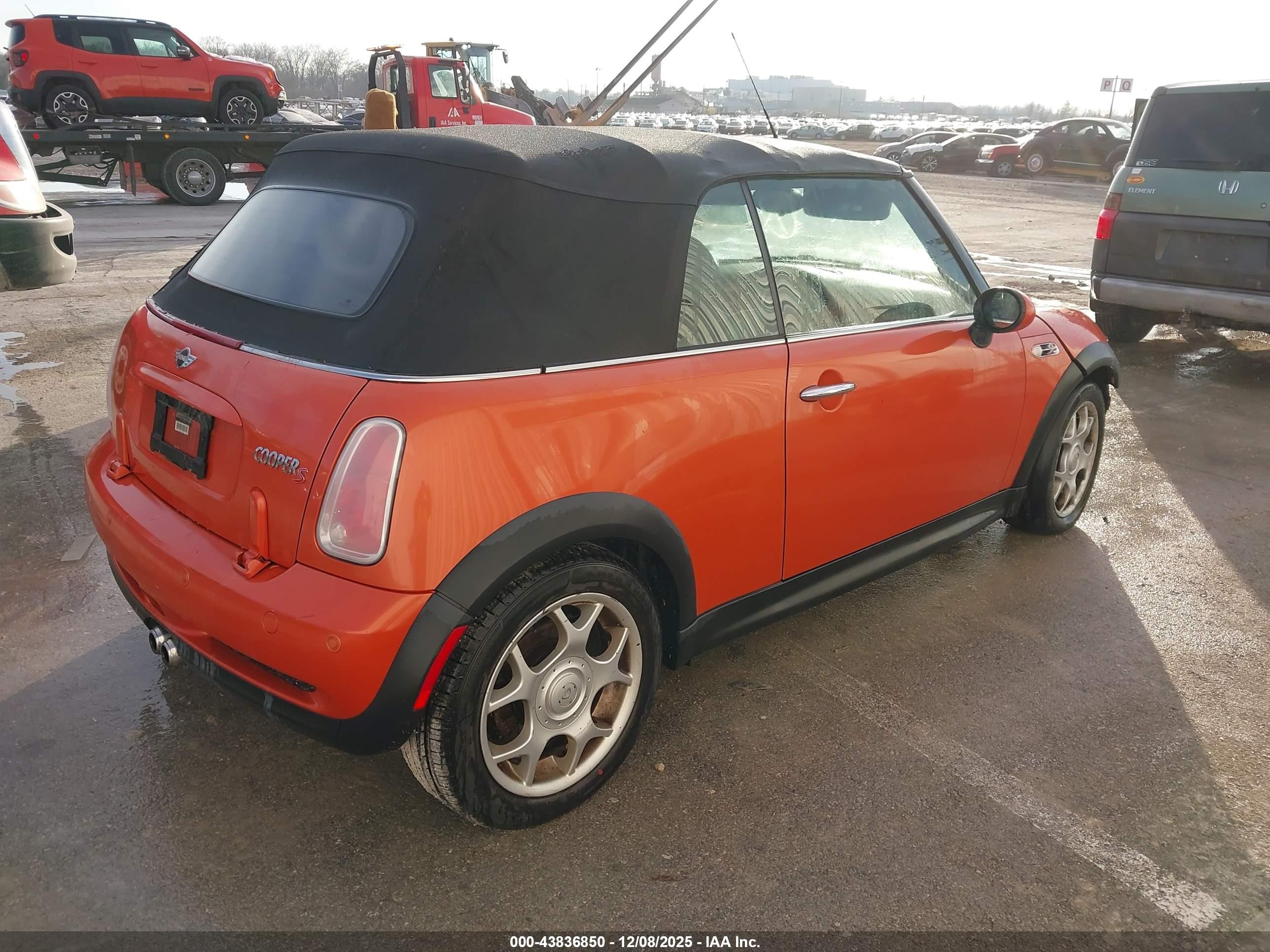2005 Mini Cooper S   Orange vin: WMWRH33455TF81002