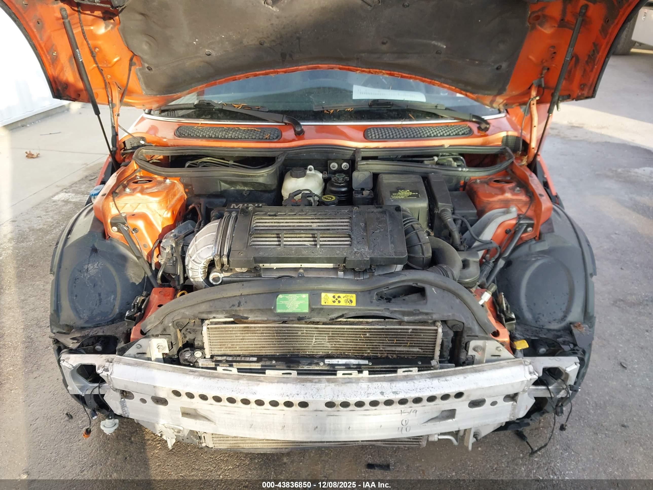 2005 Mini Cooper S   Orange vin: WMWRH33455TF81002