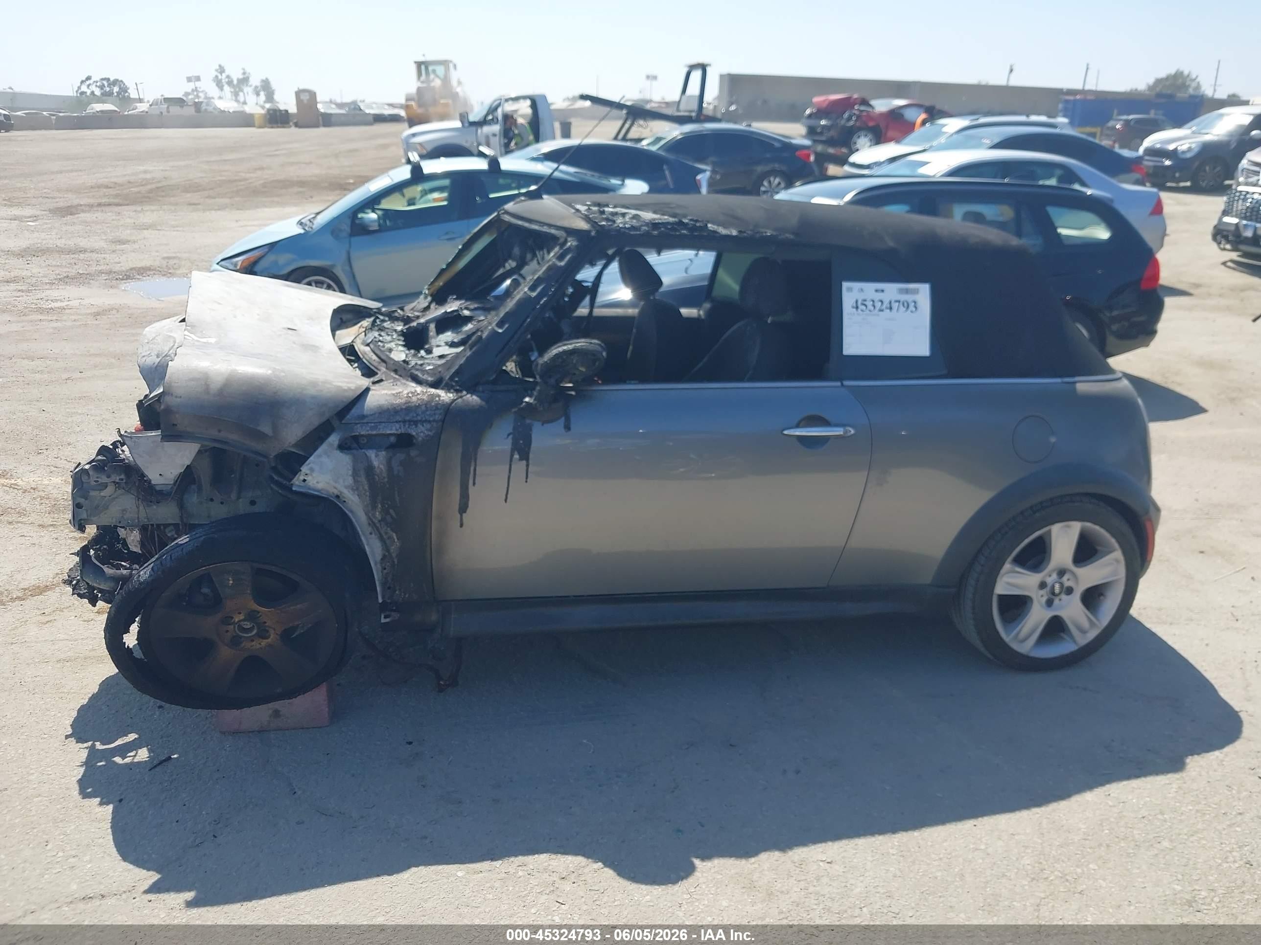 2005 Mini Cooper S   Серый vin: WMWRH33475TF81812