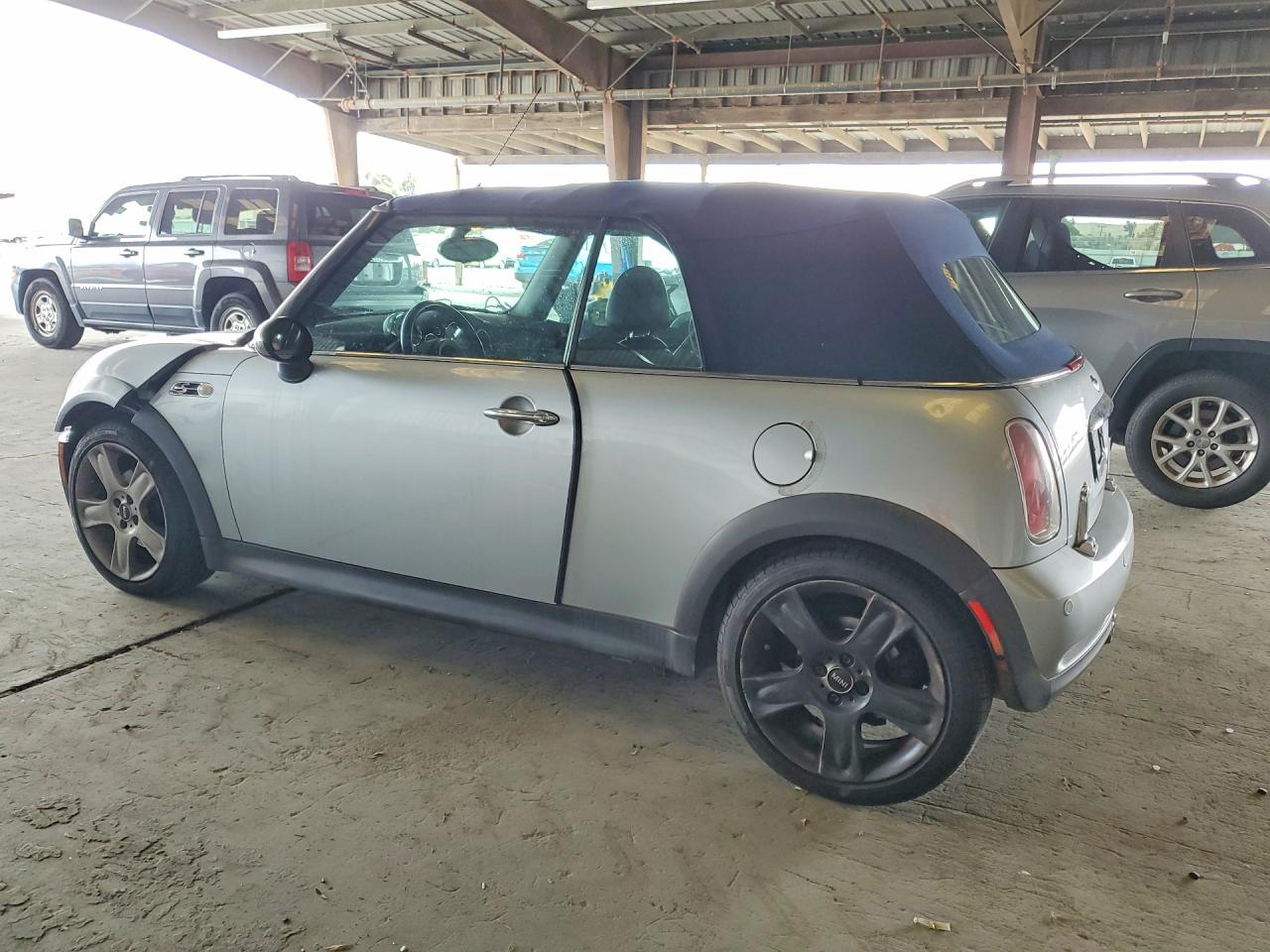 2005 Mini Cooper S Two Tone vin: WMWRH33475TK55148