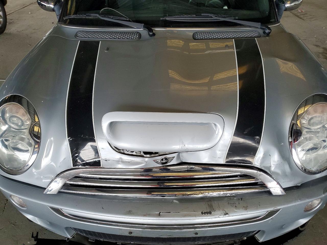 2005 Mini Cooper S Two Tone vin: WMWRH33475TK55148