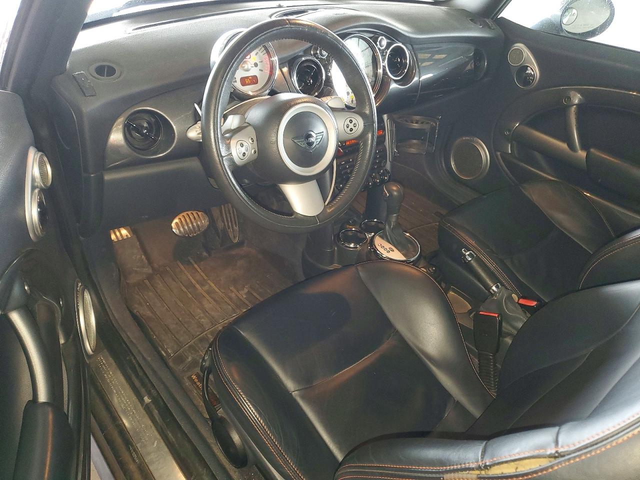 2005 Mini Cooper S Two Tone vin: WMWRH33475TK55148