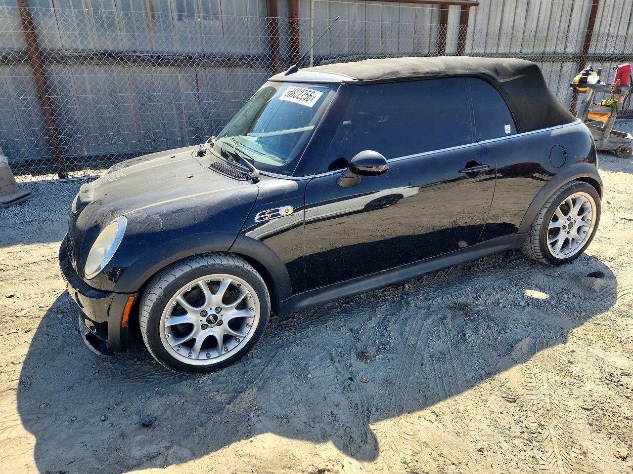 2005 Mini Cooper S Black vin: WMWRH33485TF80815