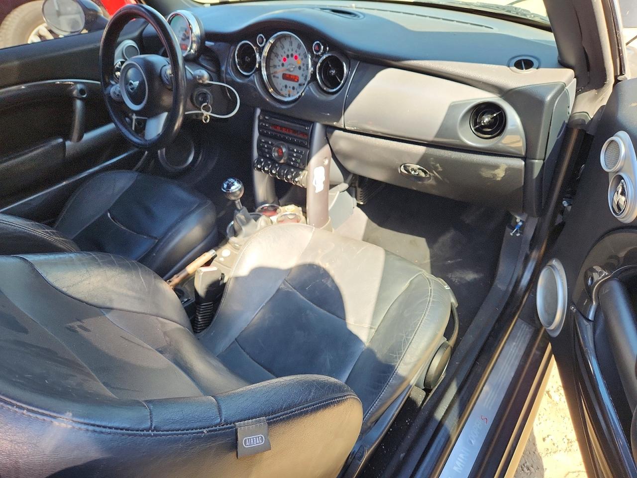 2005 Mini Cooper S Black vin: WMWRH33485TF80815