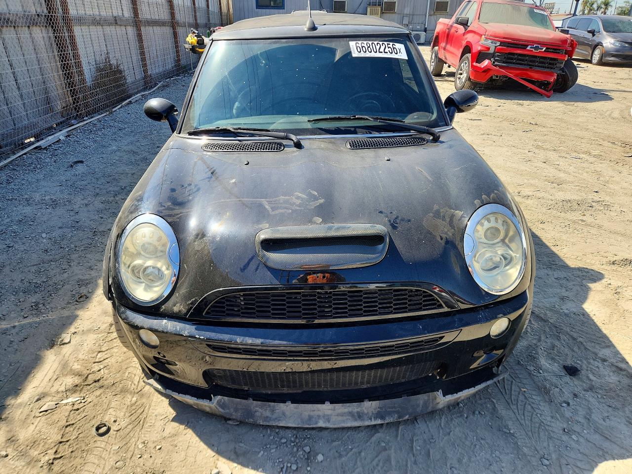 2005 Mini Cooper S Black vin: WMWRH33485TF80815