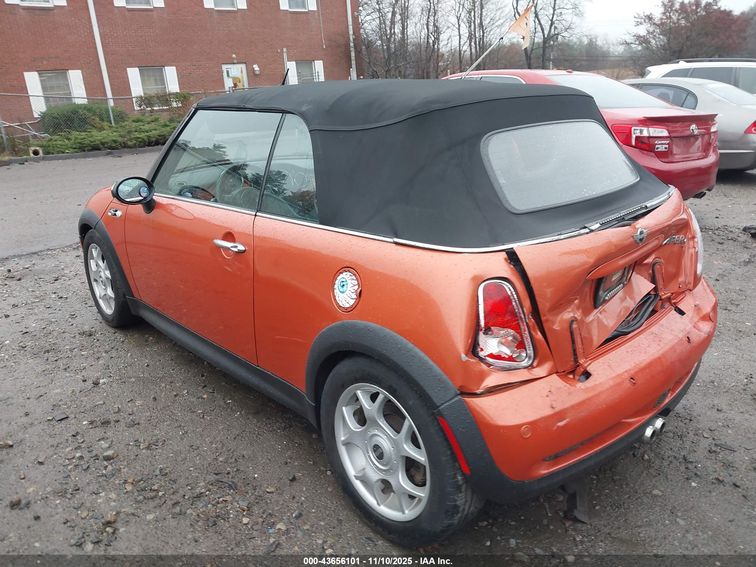 2005 Mini Cooper S   Orange vin: WMWRH334X5TF81383