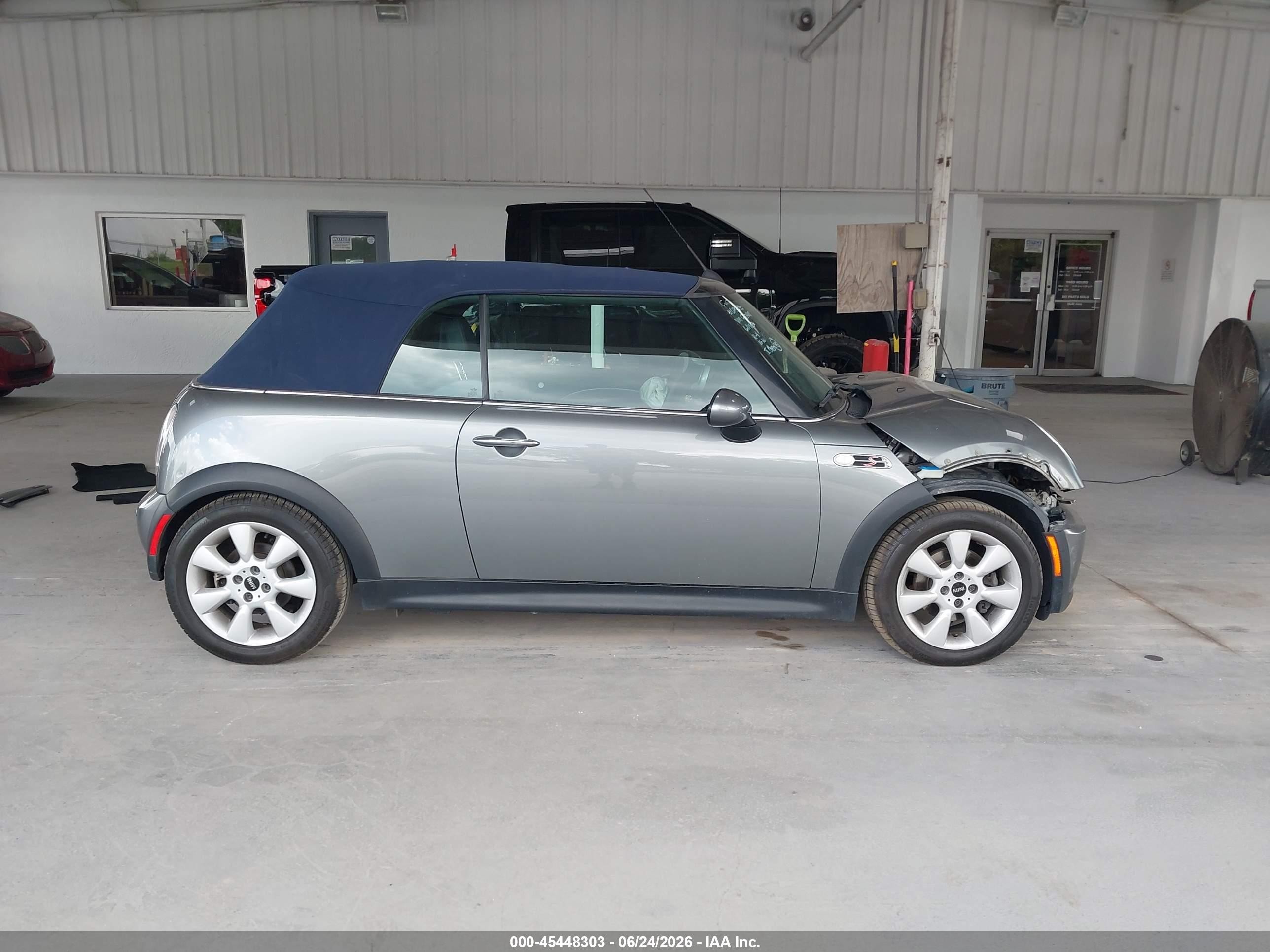 2005 Mini Cooper S   Gray vin: WMWRH33505TF83409