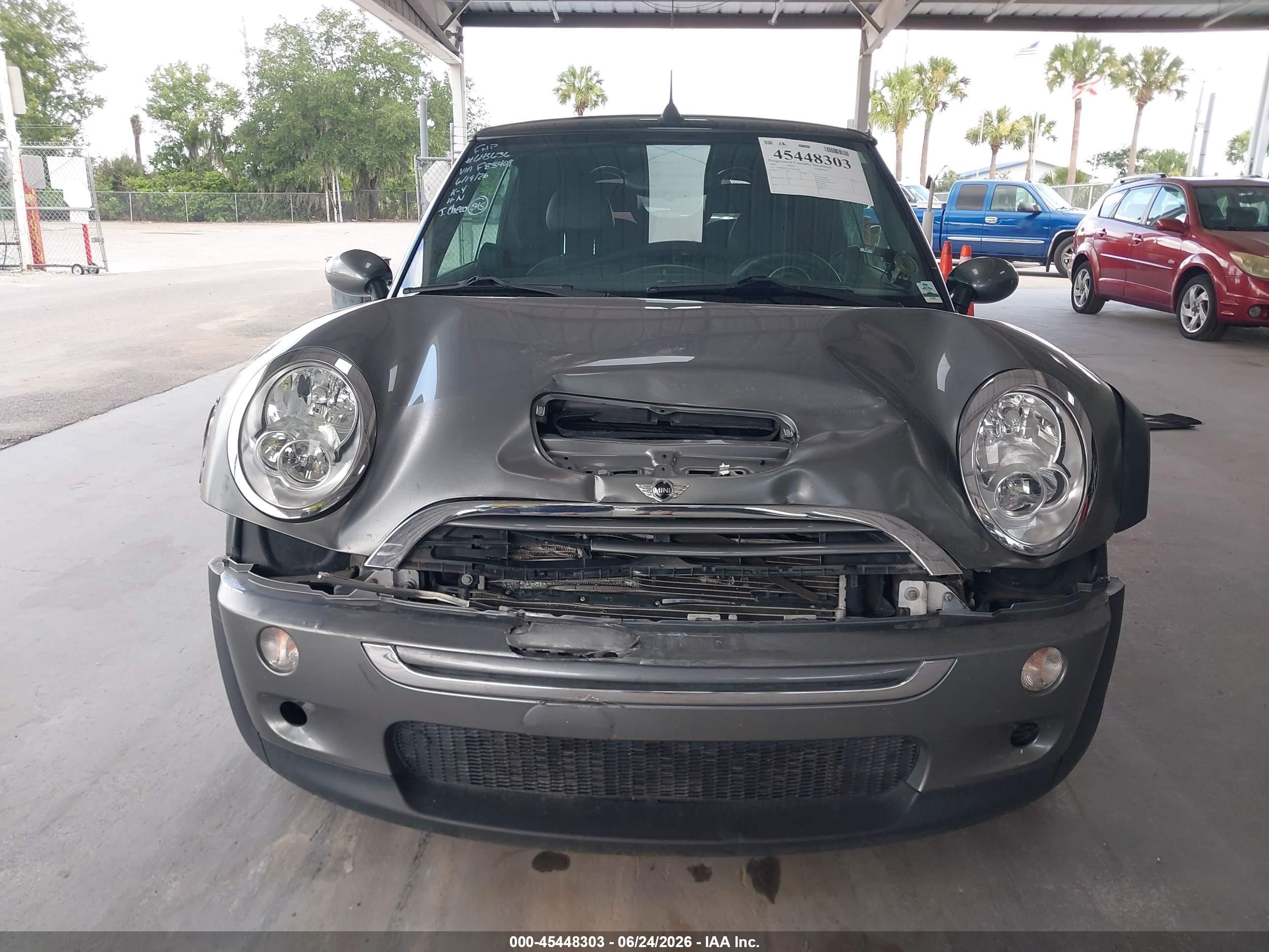 2005 Mini Cooper S   Gray vin: WMWRH33505TF83409