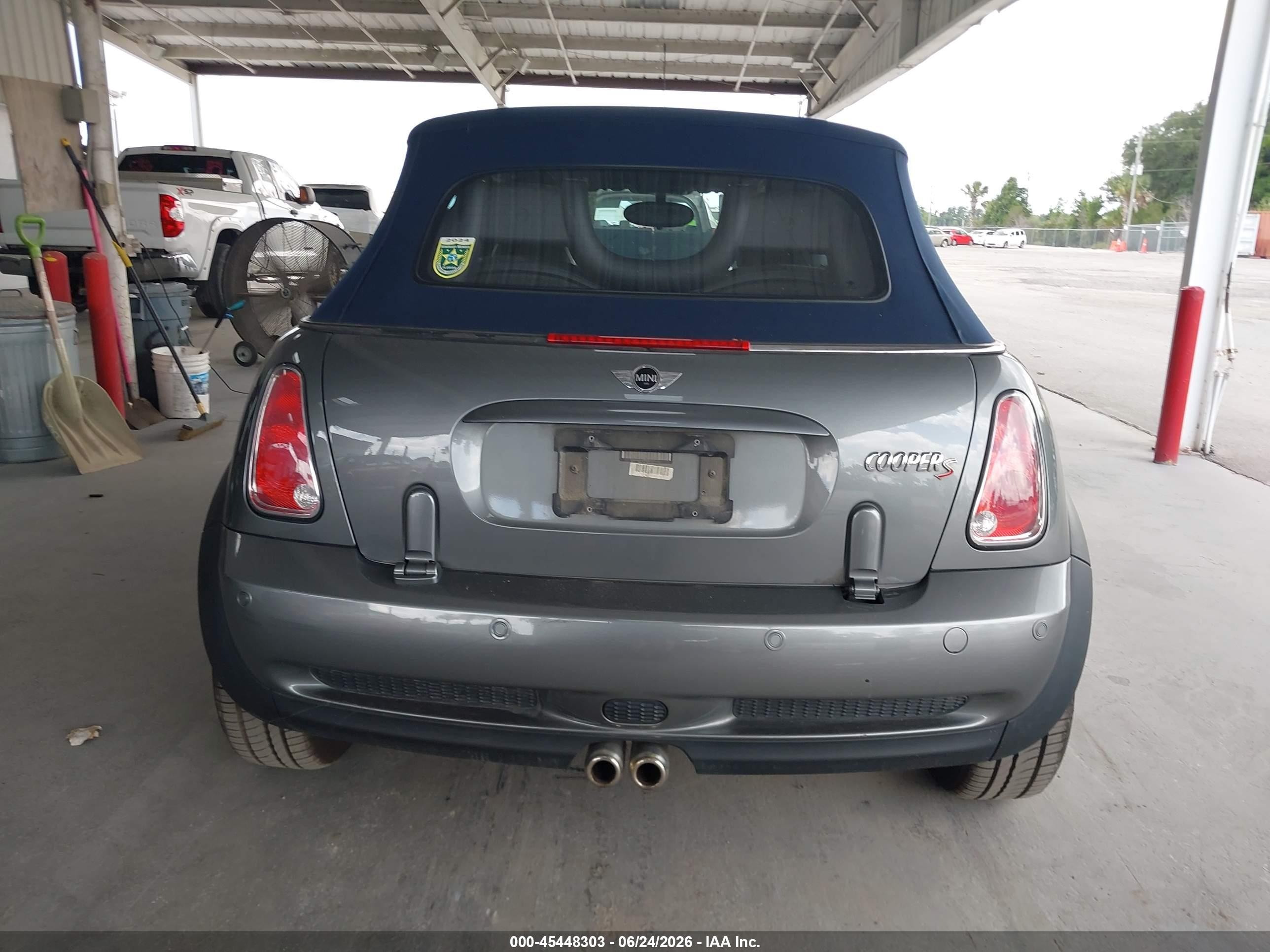 2005 Mini Cooper S   Gray vin: WMWRH33505TF83409