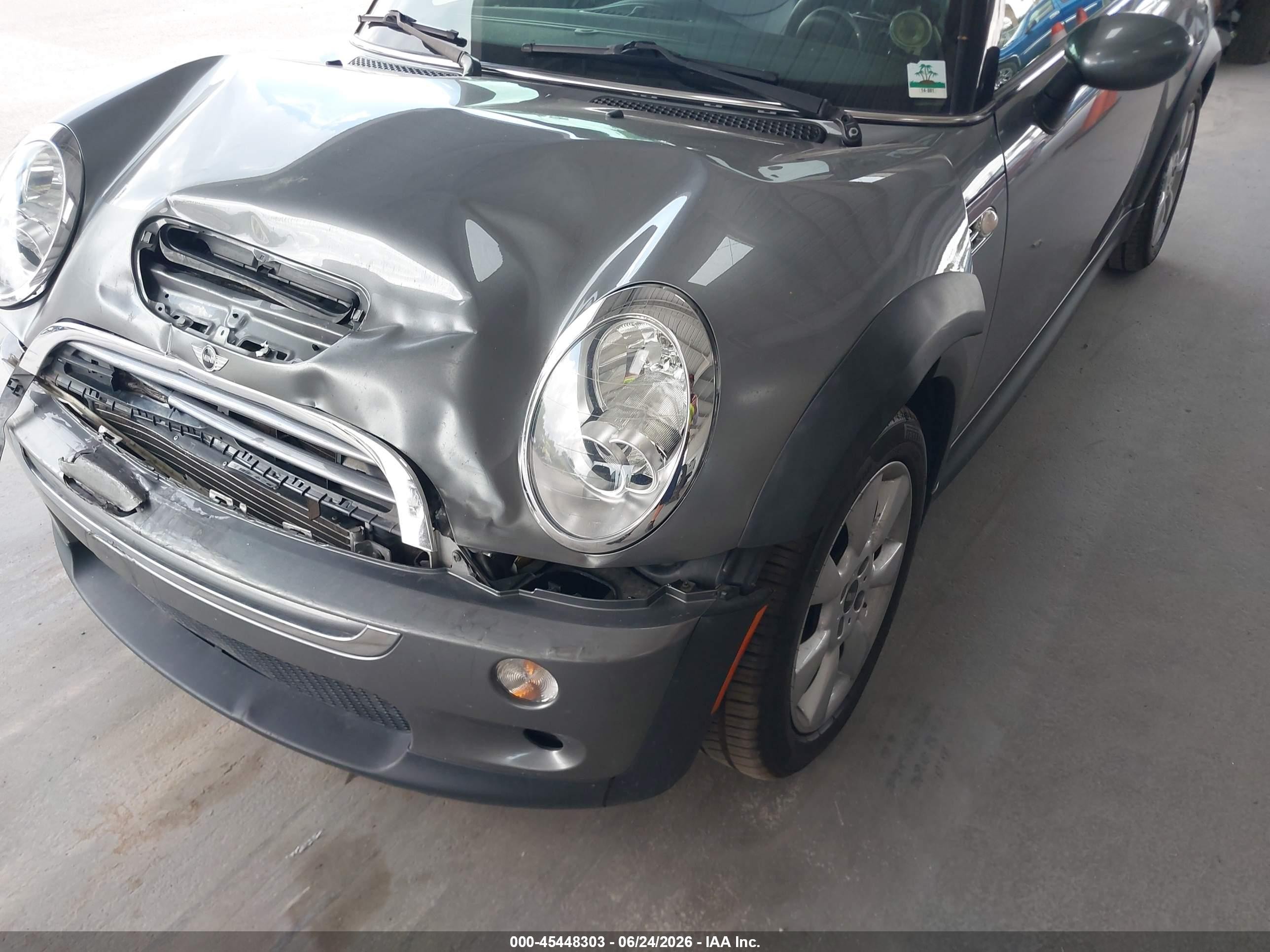 2005 Mini Cooper S   Gray vin: WMWRH33505TF83409
