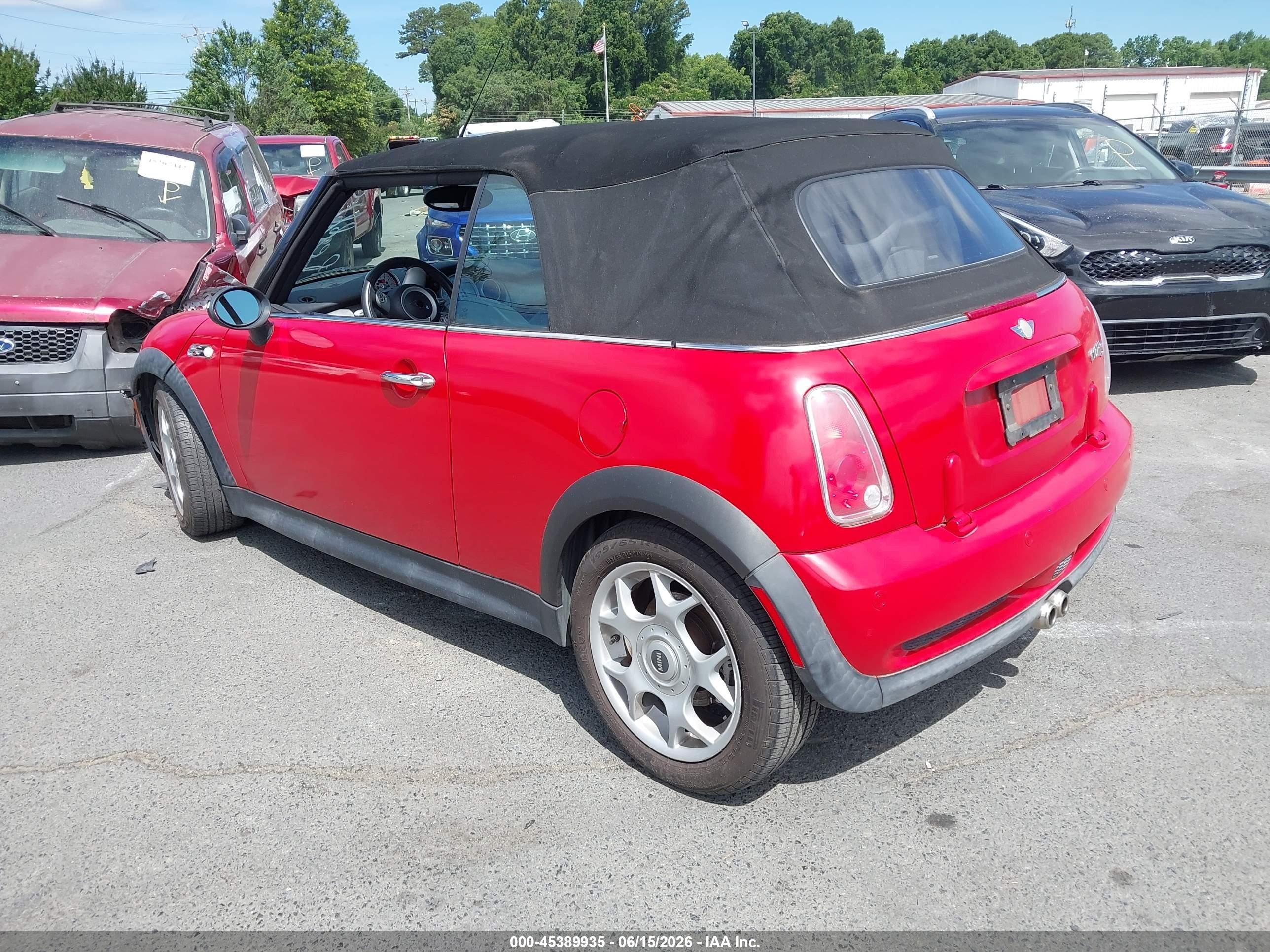 2007 Mini Cooper S   Red vin: WMWRH33507TJ43688