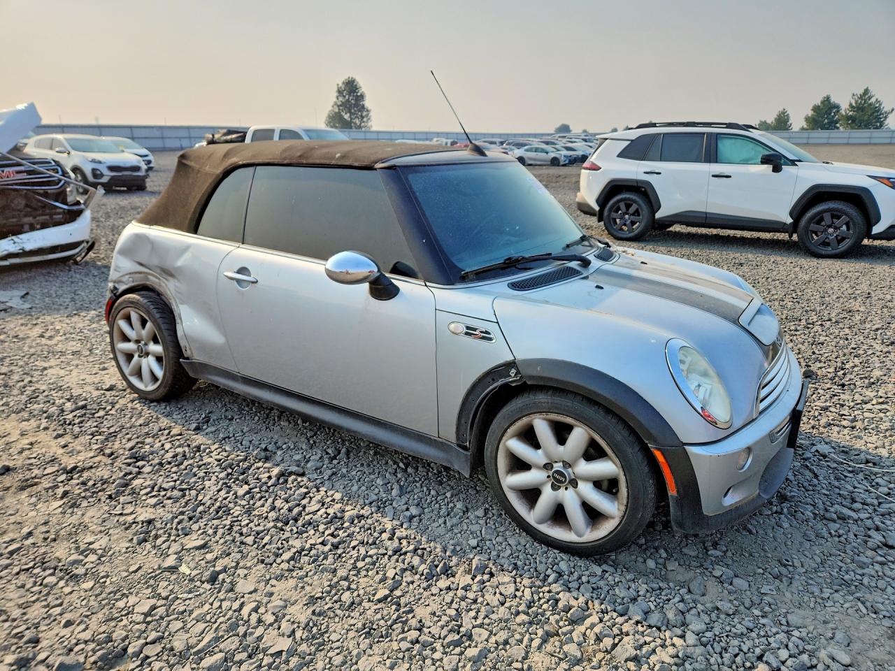 2005 Mini Cooper S Silver vin: WMWRH33515TF85637