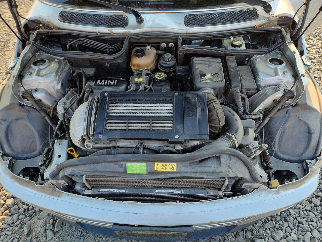 2005 Mini Cooper S Silver vin: WMWRH33515TF85637