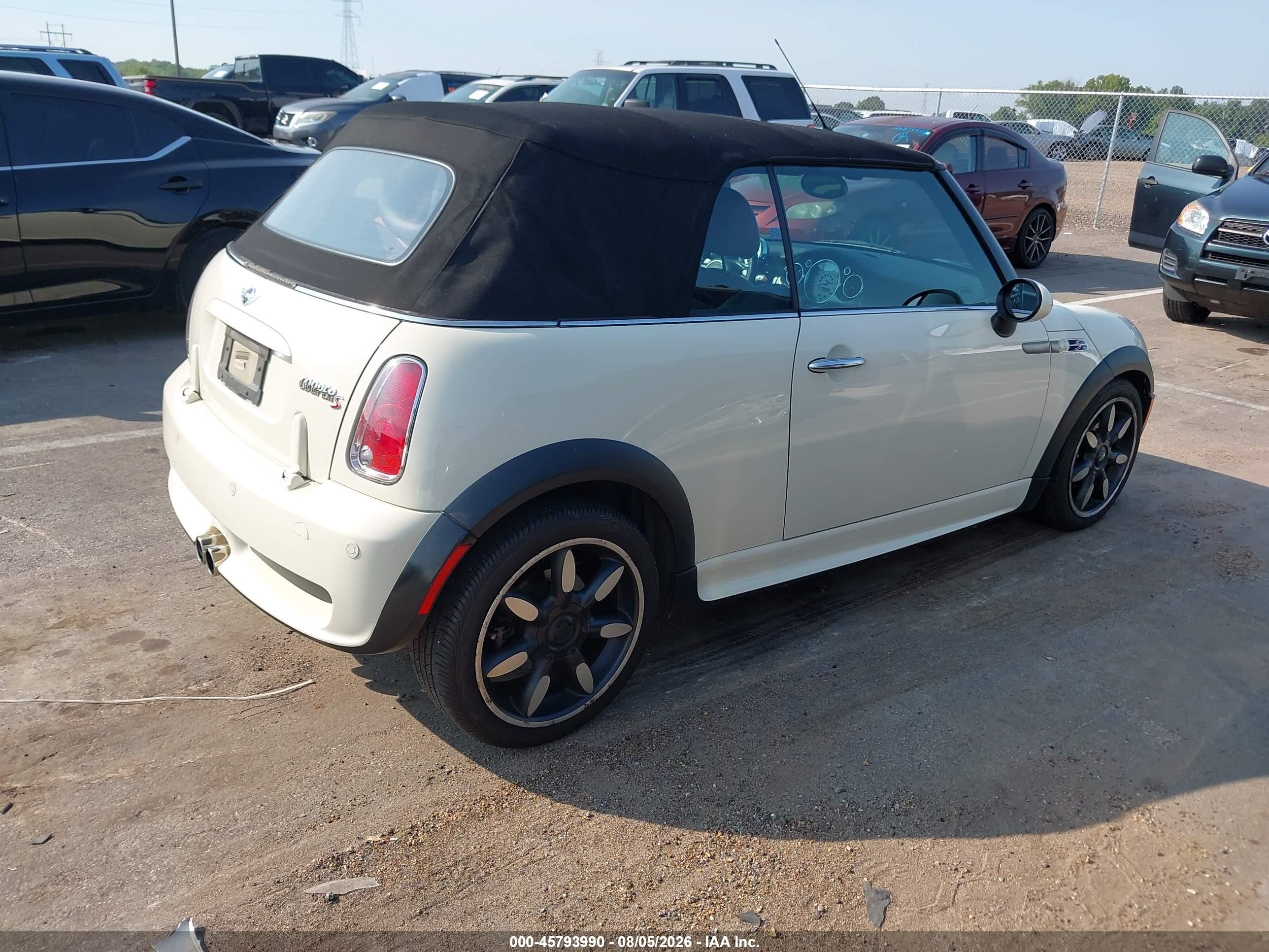 2007 Mini Cooper S   White vin: WMWRH33517TL95255