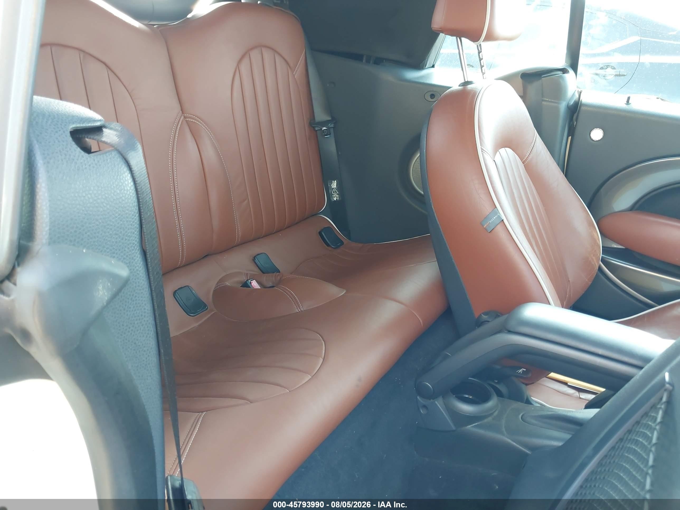 2007 Mini Cooper S   White vin: WMWRH33517TL95255